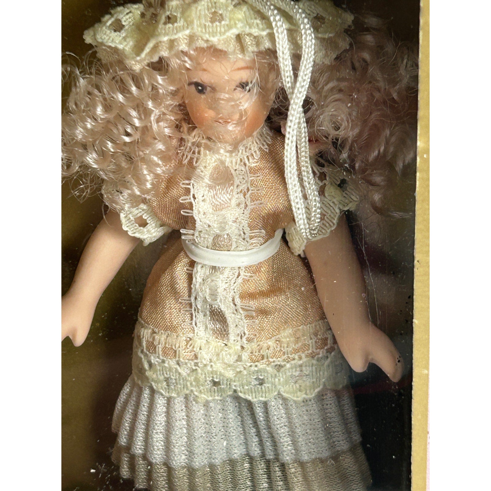 Pretty Woman Porcelain Doll Ornament Gold Lace Dress Blonde Curls DG 2004