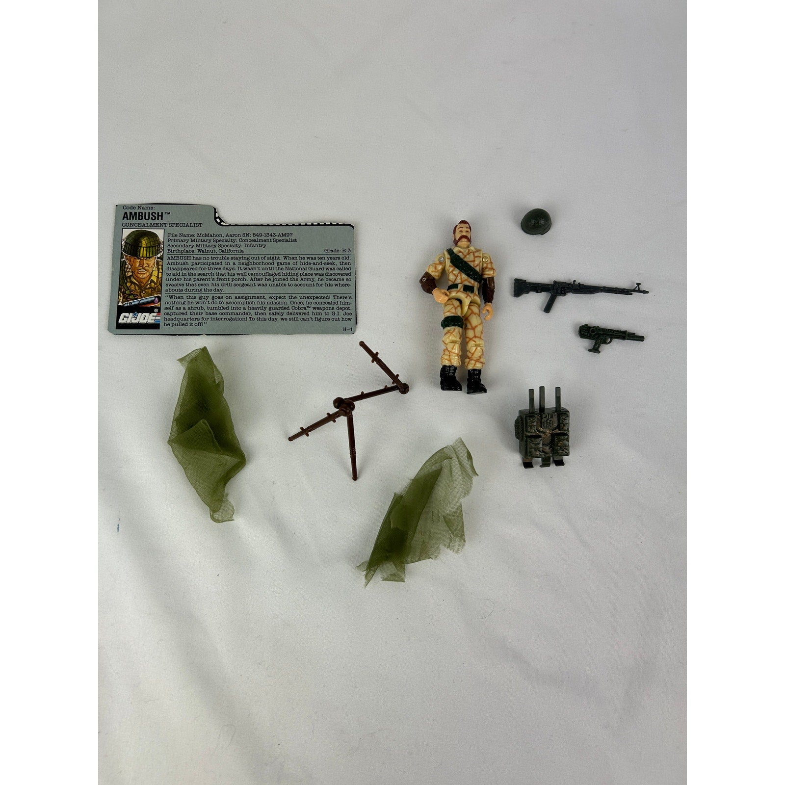 GI Joe Ambush v1 Concealment Specialist Complete Figure with File Card