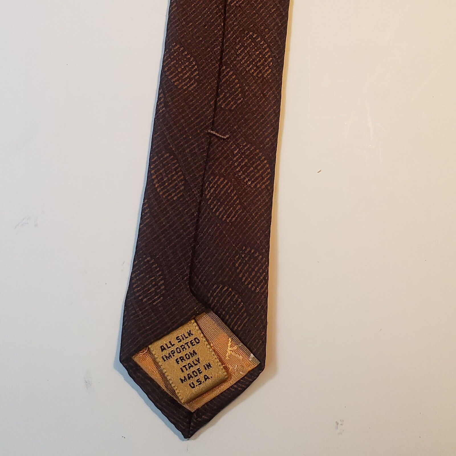 Donna Karan Signature Mens Brown Silk Tie Made in USA