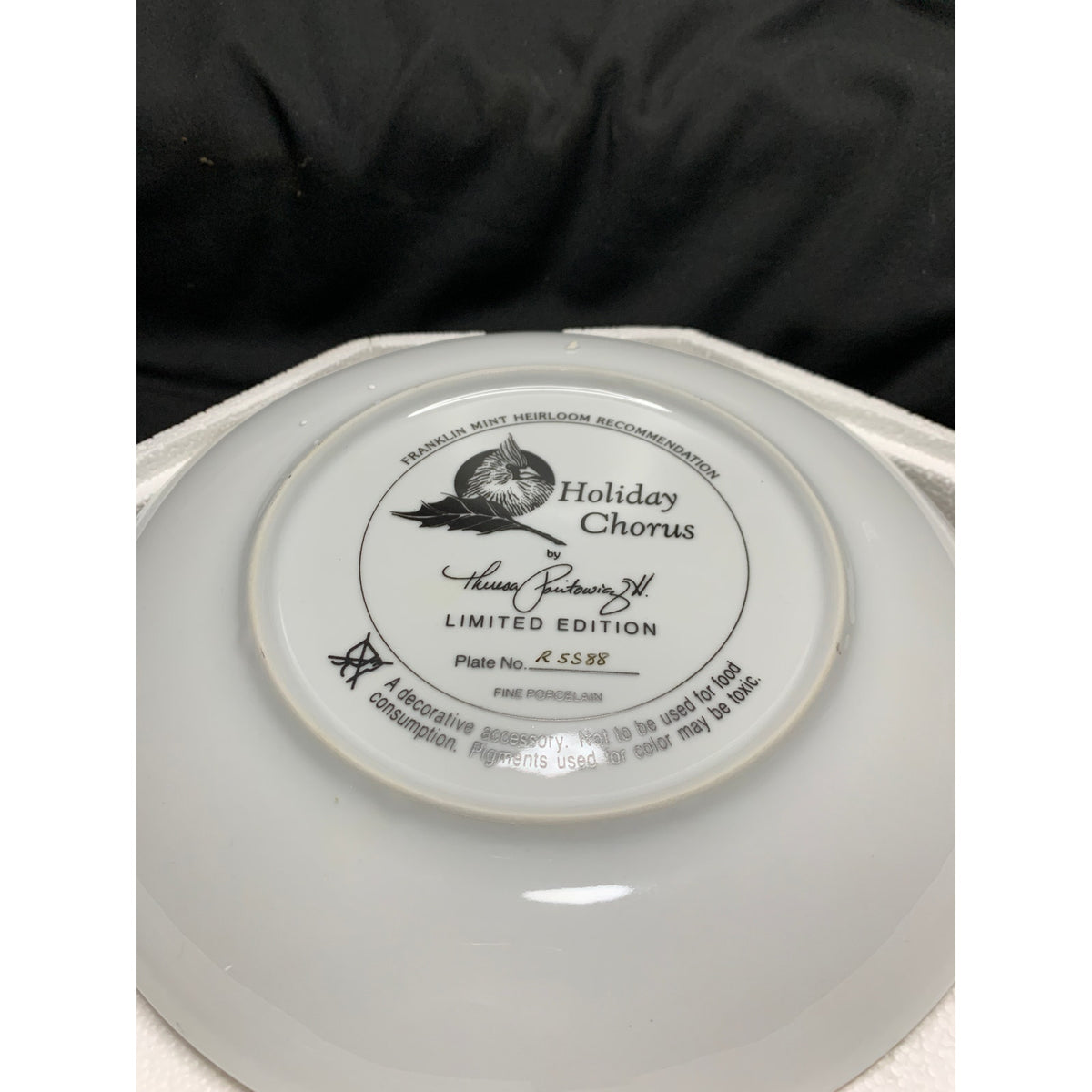 Franklin Mint Holiday Chorus Theresa Politowicz Bird Collector Plate R5588