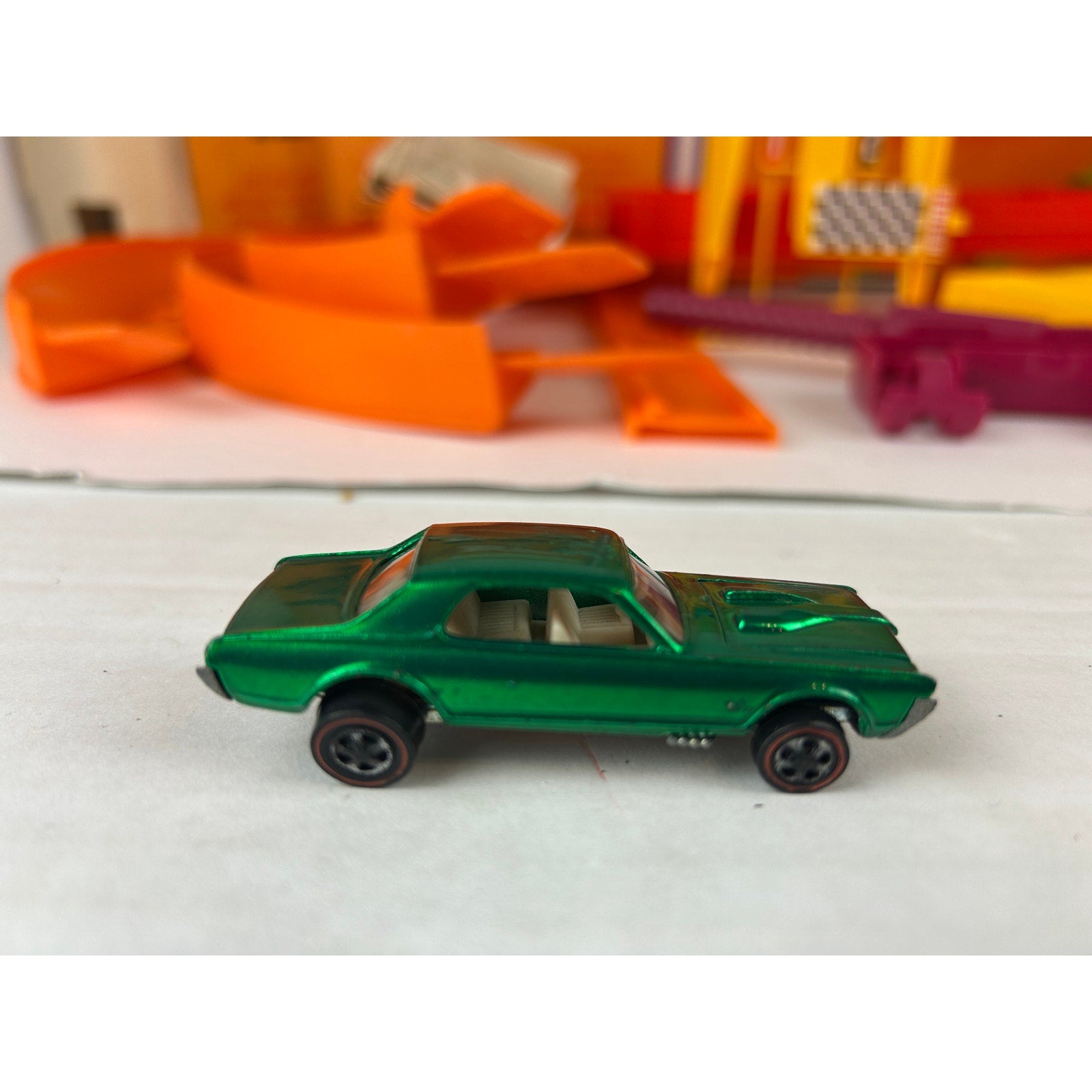 Vintage Hot Wheels Red-Line Cars Lot (4) + Hot Curves Race Action Set Track