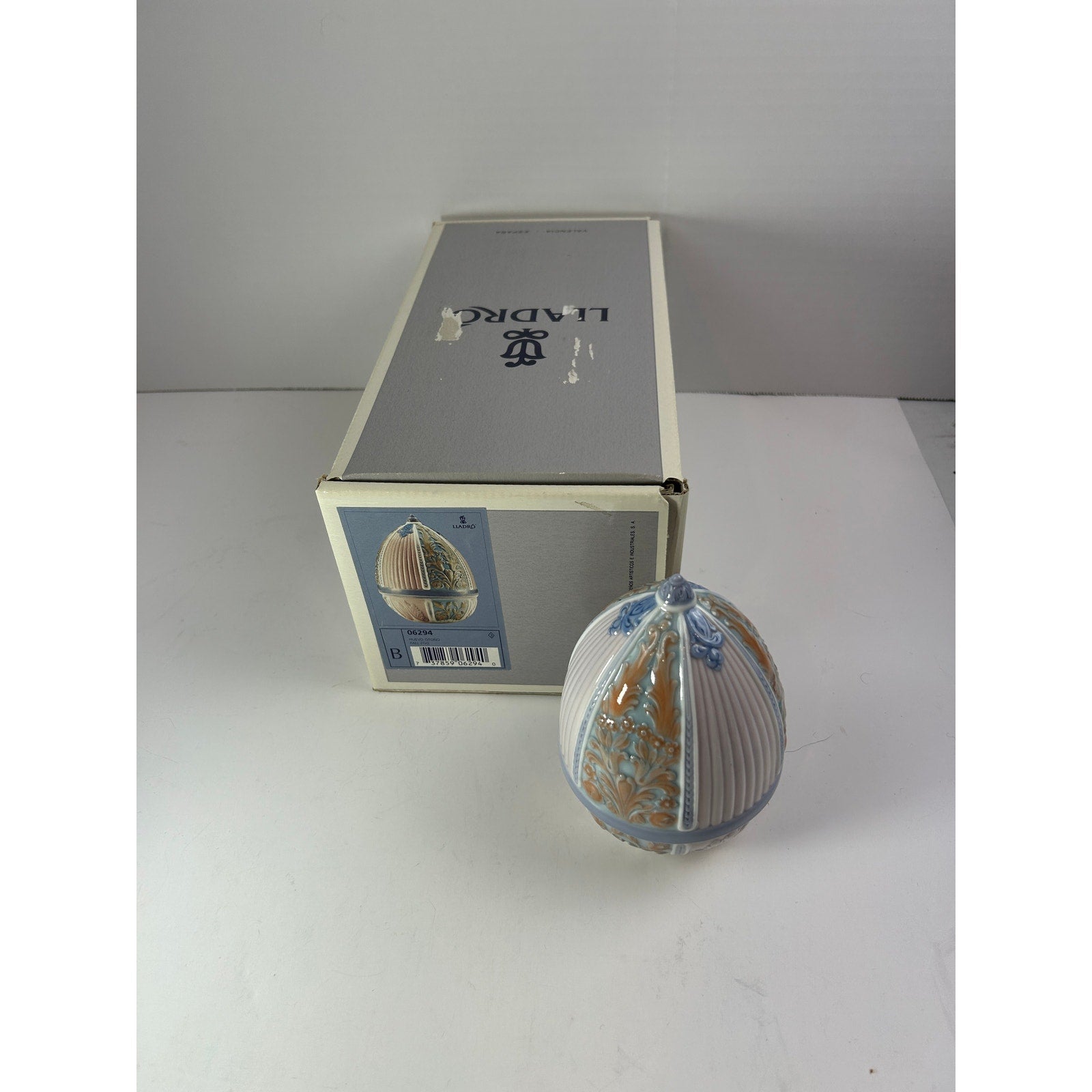 Lladró 06294 Fall Egg Porcelain Four Seasons Surprise Retired 2001 w/ Box