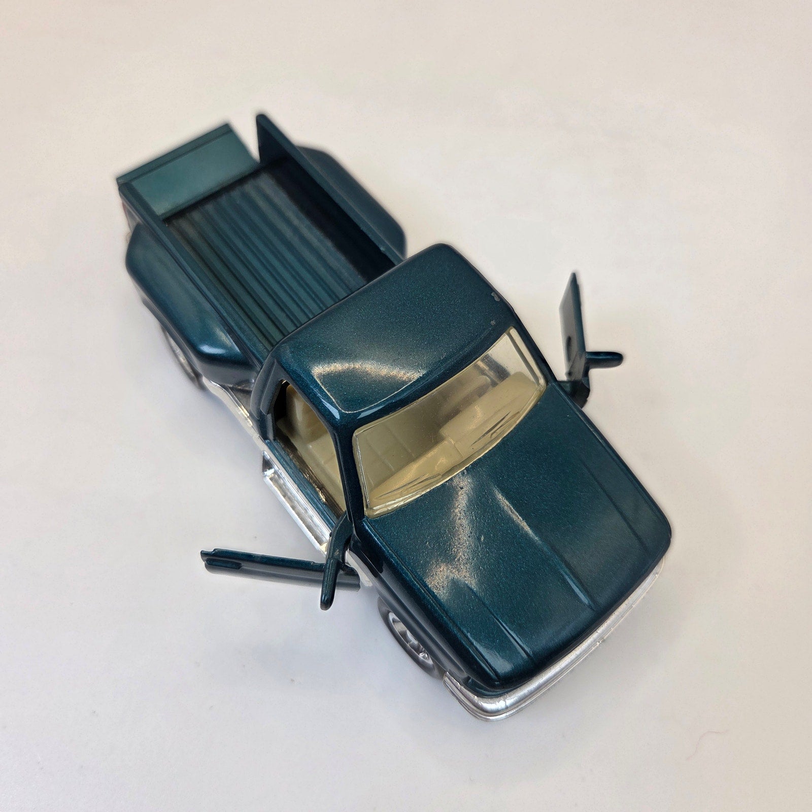 Road Champs Maisto Vintage Diecast Car Lot Ford F100 Explorer VW 1303