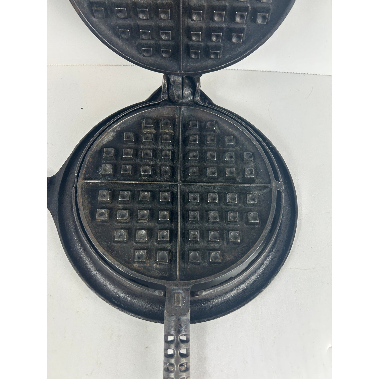 Antique Cast Iron Waffle Iron HSB Co Rey-O-Noc No 8 Griswold Patent