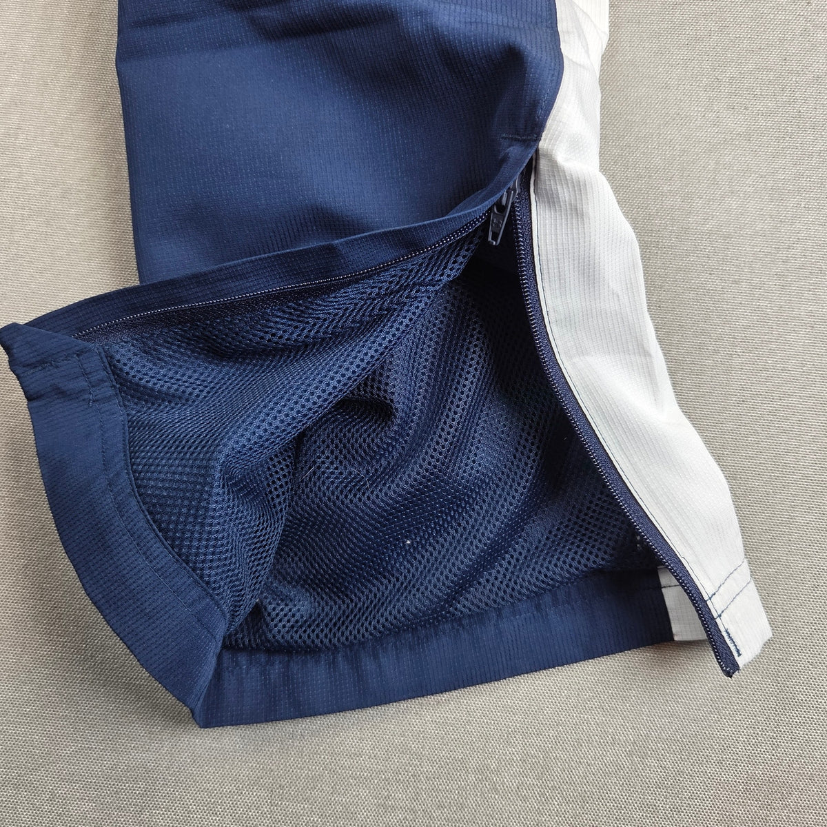 Under Armour Vital Woven Pants Mens Large Academy Blue White 1352031 NWT