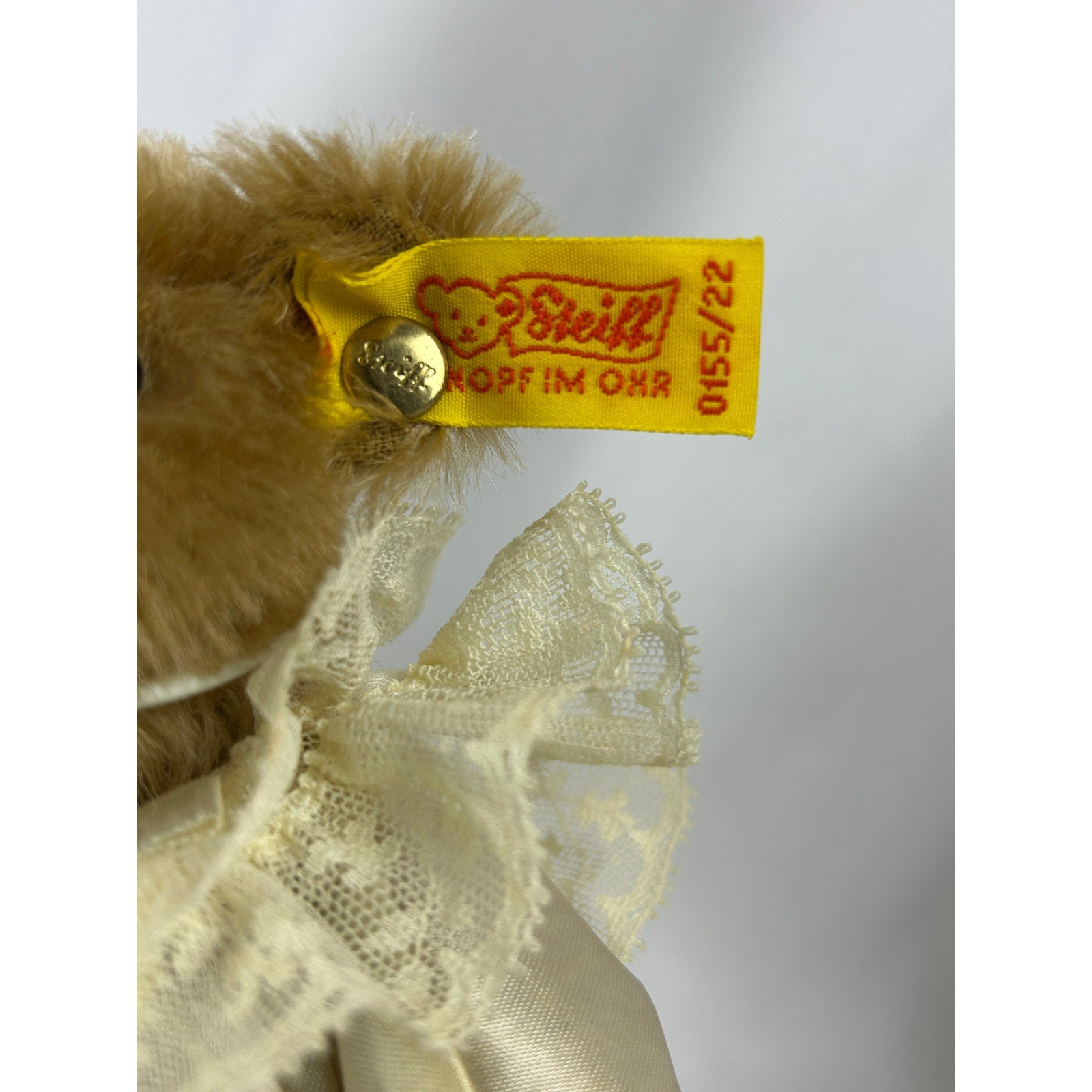 Steiff Flower Bearer 0155 22 Strong Museum Bear w Box Vintage Mohair