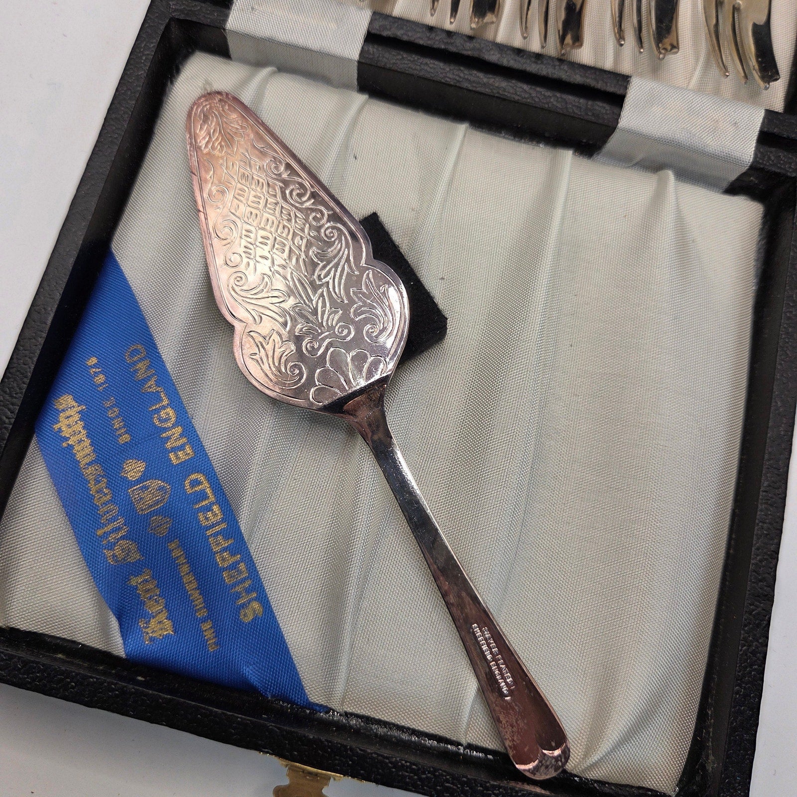 Kent Silversmiths Sheffield Silver Plated Forks & Server Set in Box England