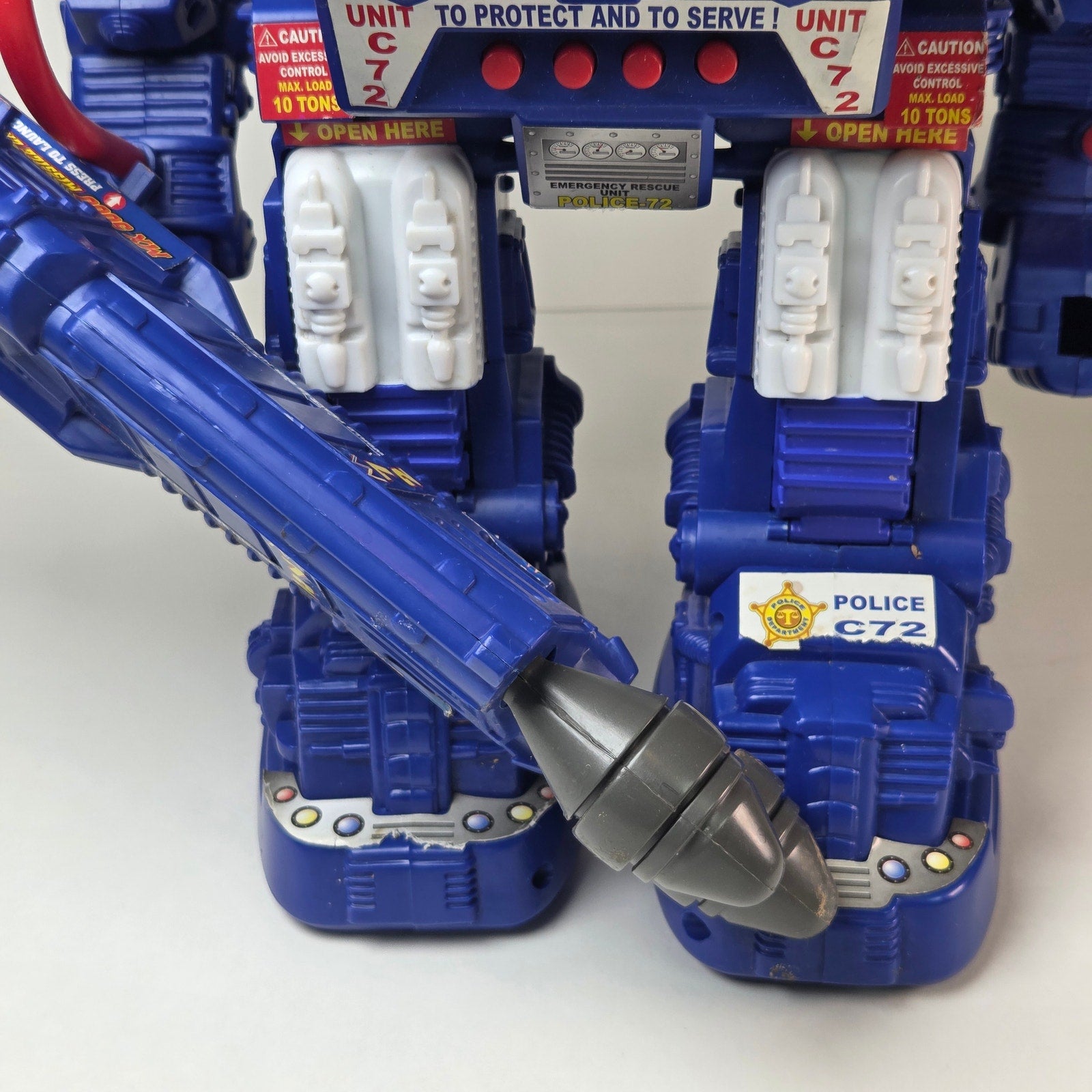 Crime Crusher Police C72 Robot Vehicle w/ Figure Missile Launcher Untested