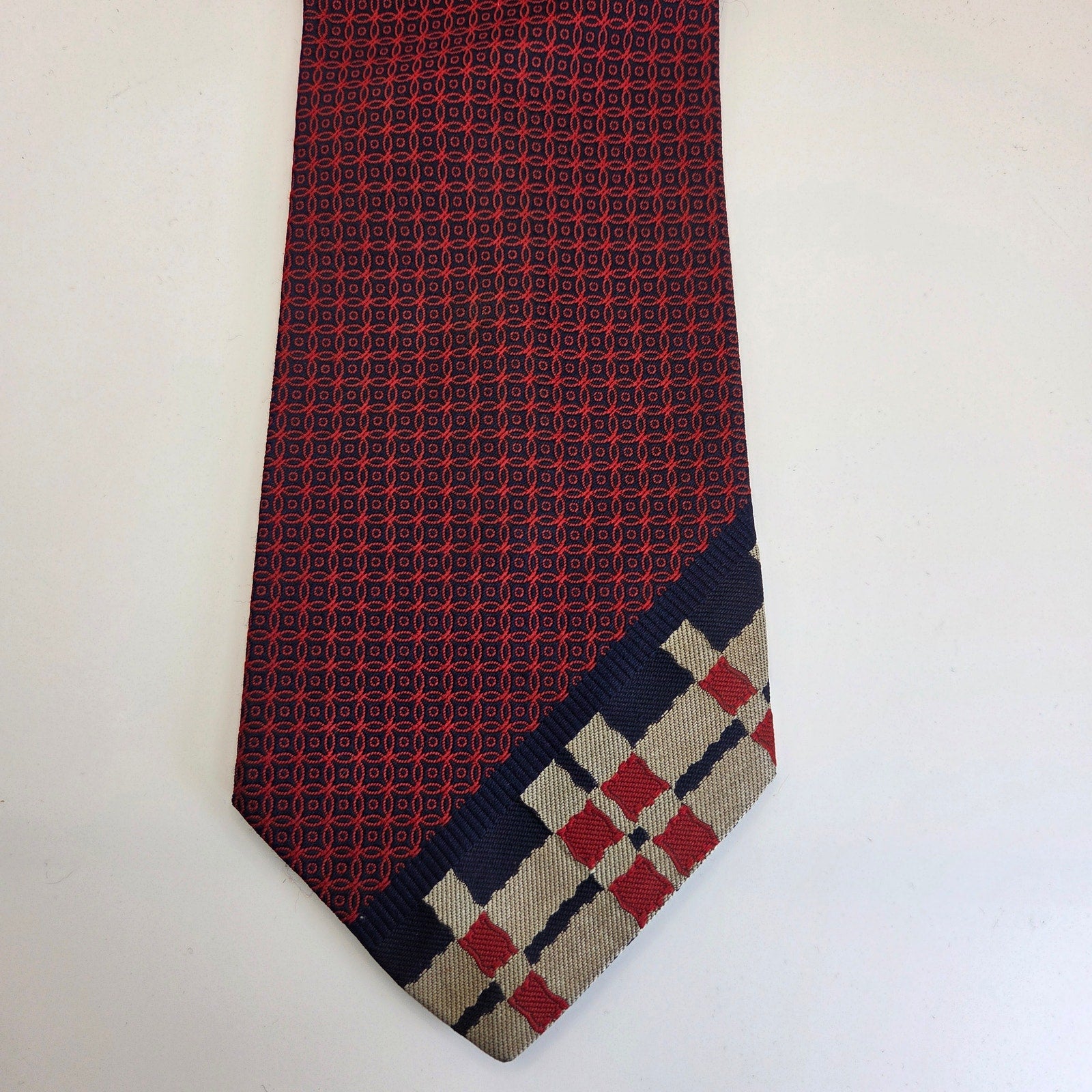 Vintage 1970s Woodward & Lothrop Mens Store Tie 4” Wide Burgundy Print