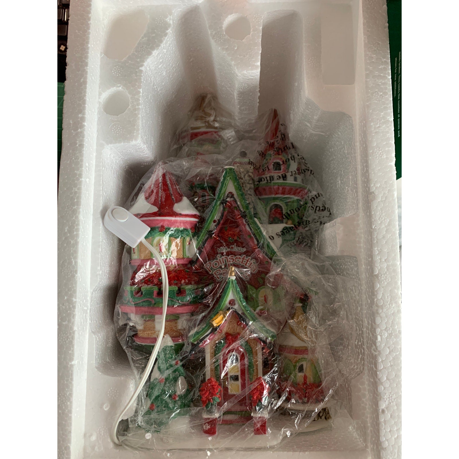 Department 56 Poinsettia Palace North Pole 56796 Limited Edition Lighted