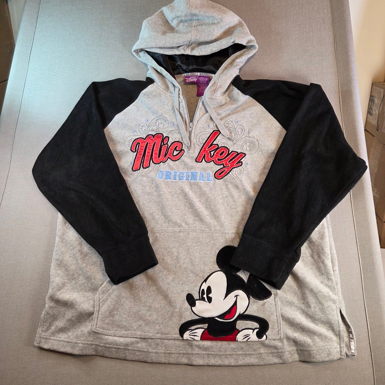 Disney Mickey Mouse Women’s 3X Pullover Hoodie Gray Black Red Graphic Sweatshirt