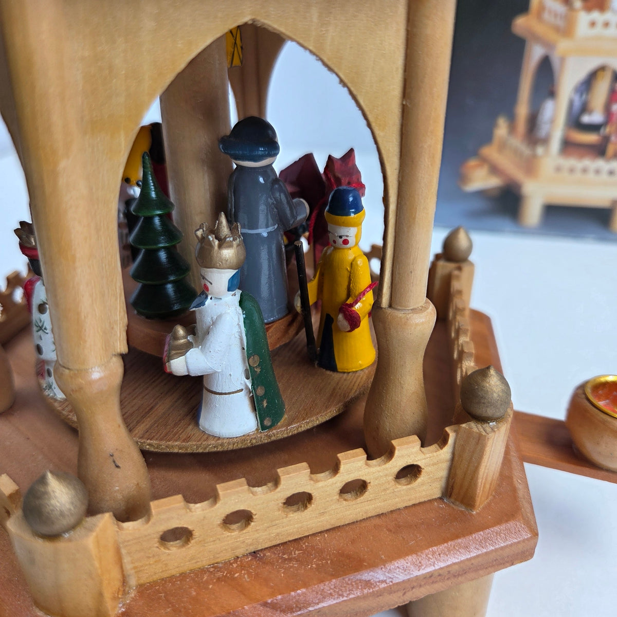 Silvestri Hand Crafted Wood 2 Tier Nativity Christmas Pyramid Box 13" Vintage