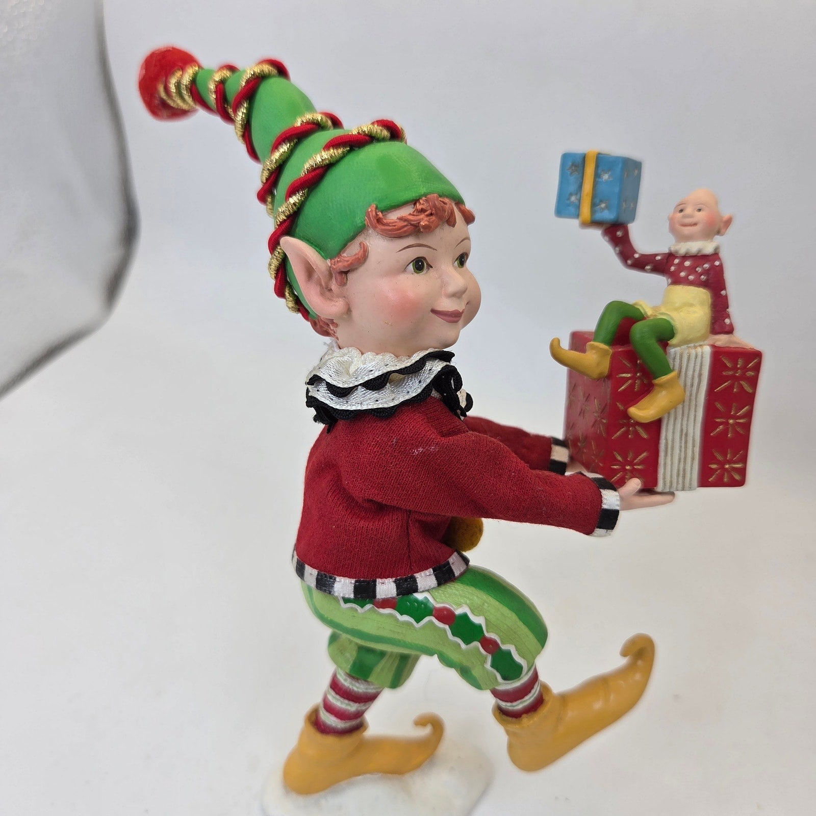 KSA Collectibles Christmas Elf Holding Gift Present Figurine Holiday Decor