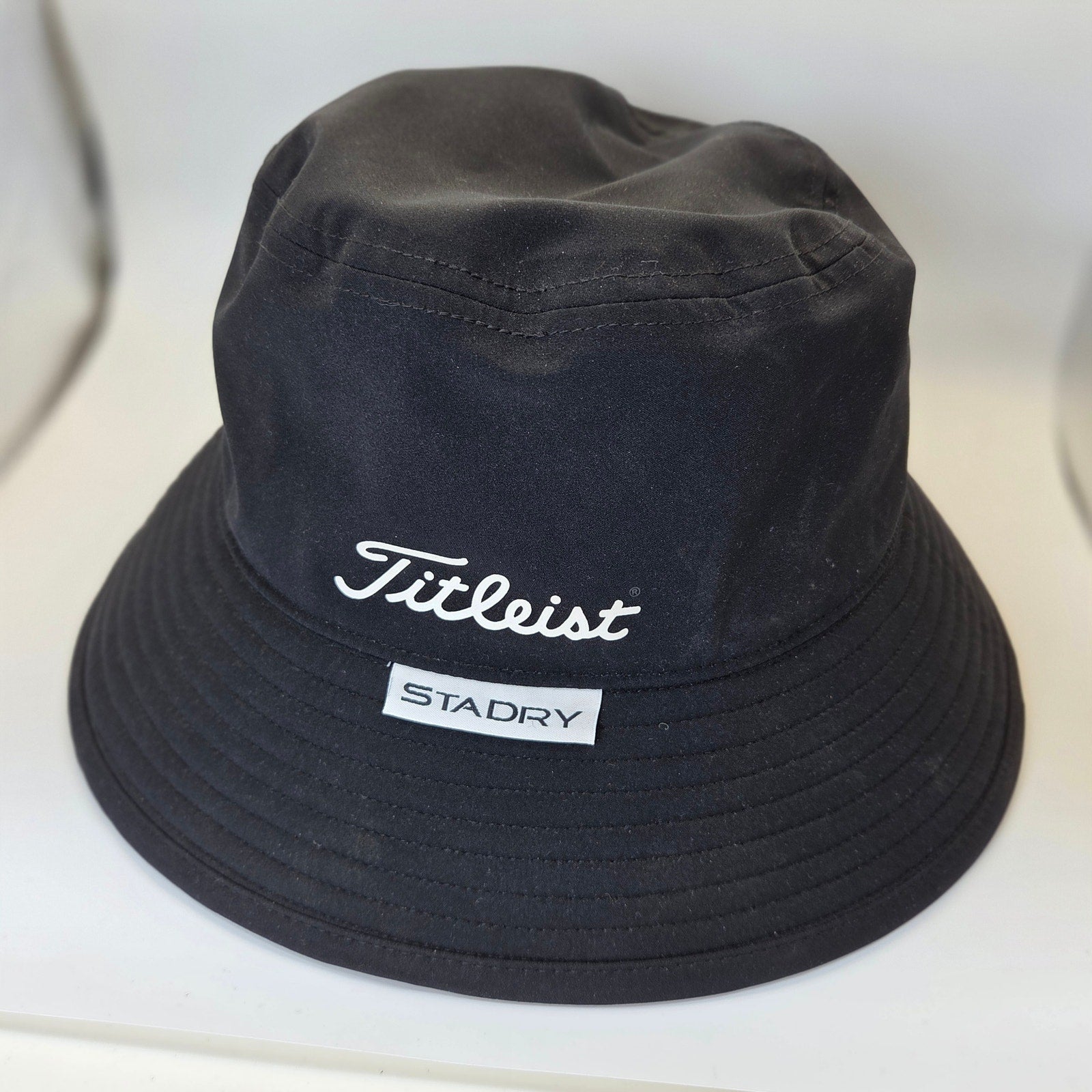 Titleist StaDry Waterproof Golf Bucket Hat Black L/XL Rain Sun Cap Logo