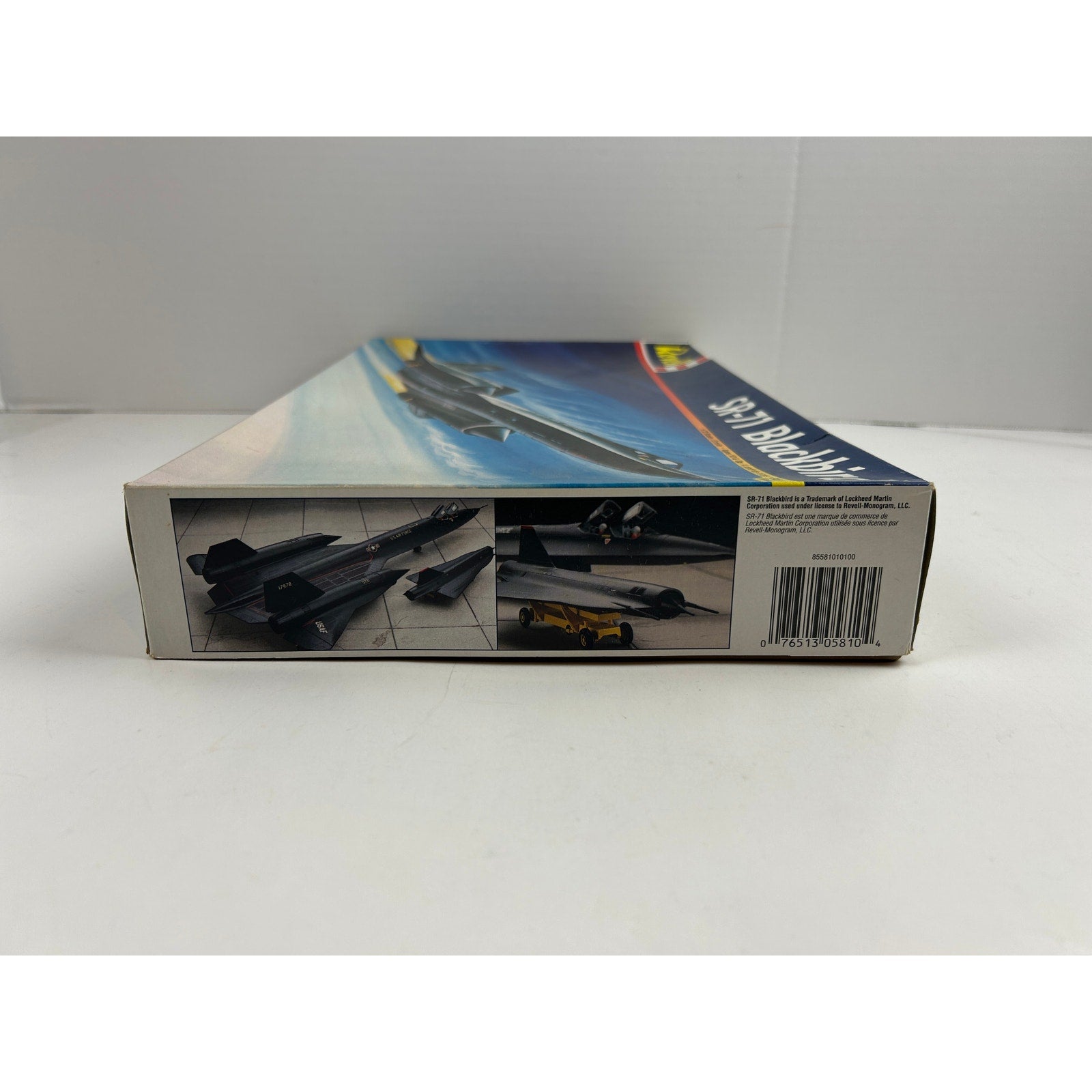 Revell SR-71 Blackbird 1:72 Scale Model Kit 85-5810 2004 Release Sealed Inside