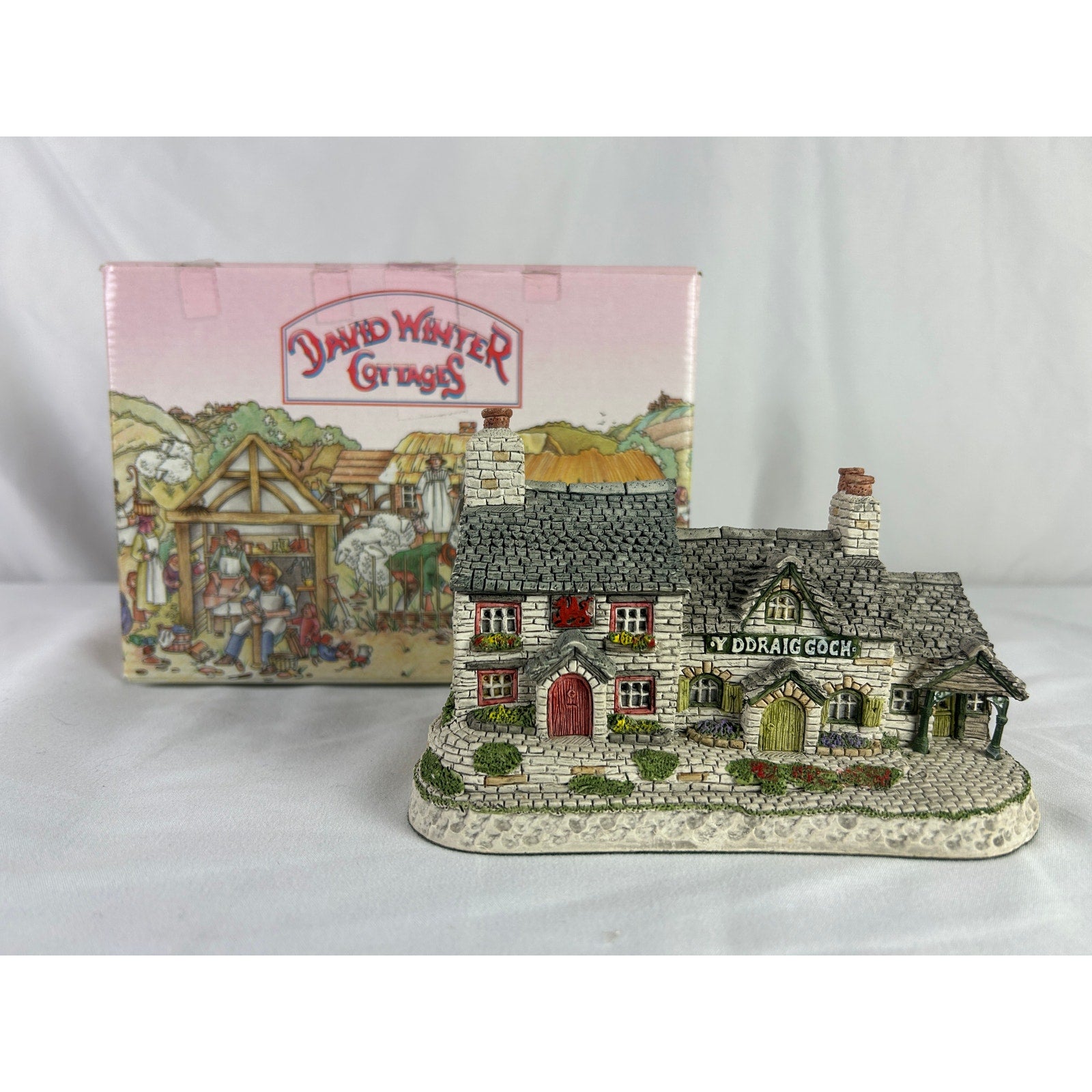 David Winter Y Ddraig Goch Welsh Collection Cottage 1993 Boxed