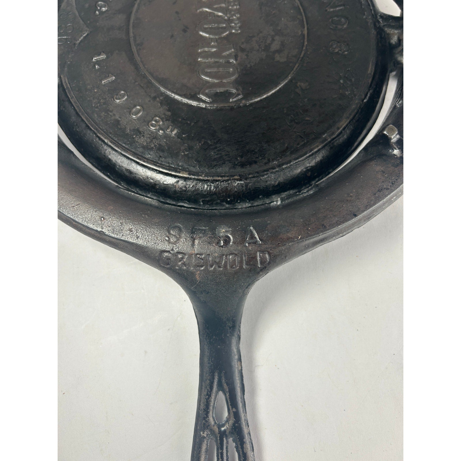 Antique Cast Iron Waffle Iron HSB Co Rey-O-Noc No 8 Griswold Patent