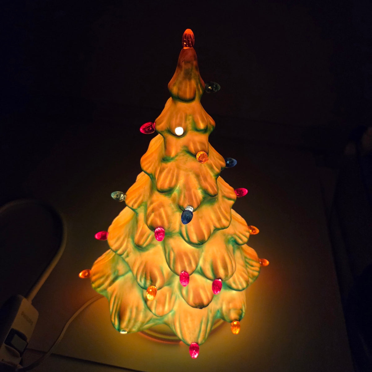 Union Products Cat 7520 Vintage Lighted Plastic Christmas Tree 13in USA