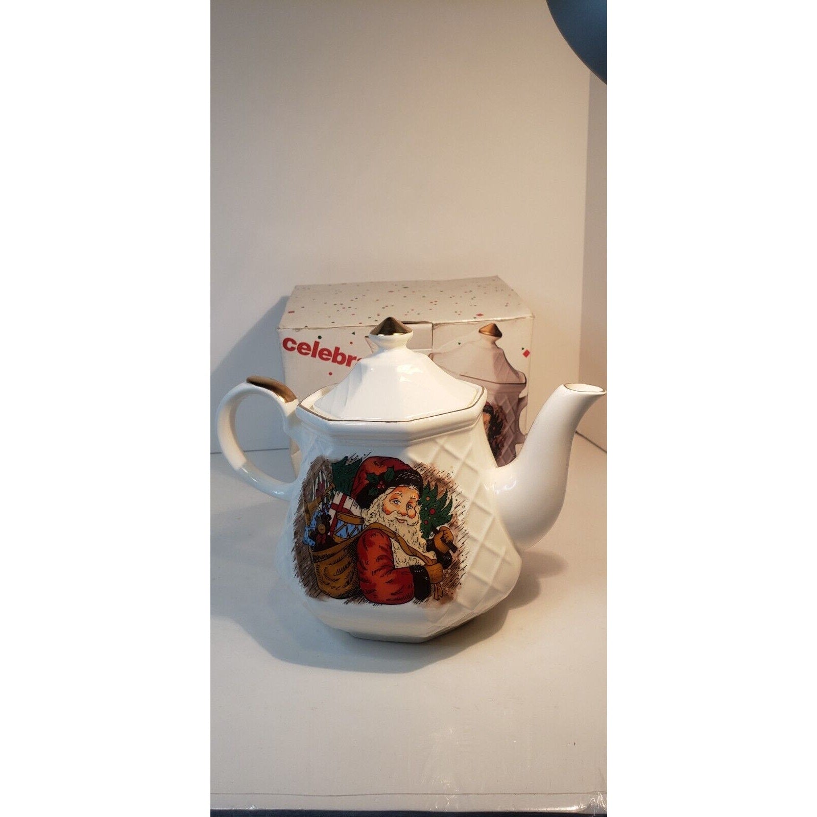 Celebrations Ltd Santa Christmas Teapot Ceramic Gold Trim with Box Made in Japan