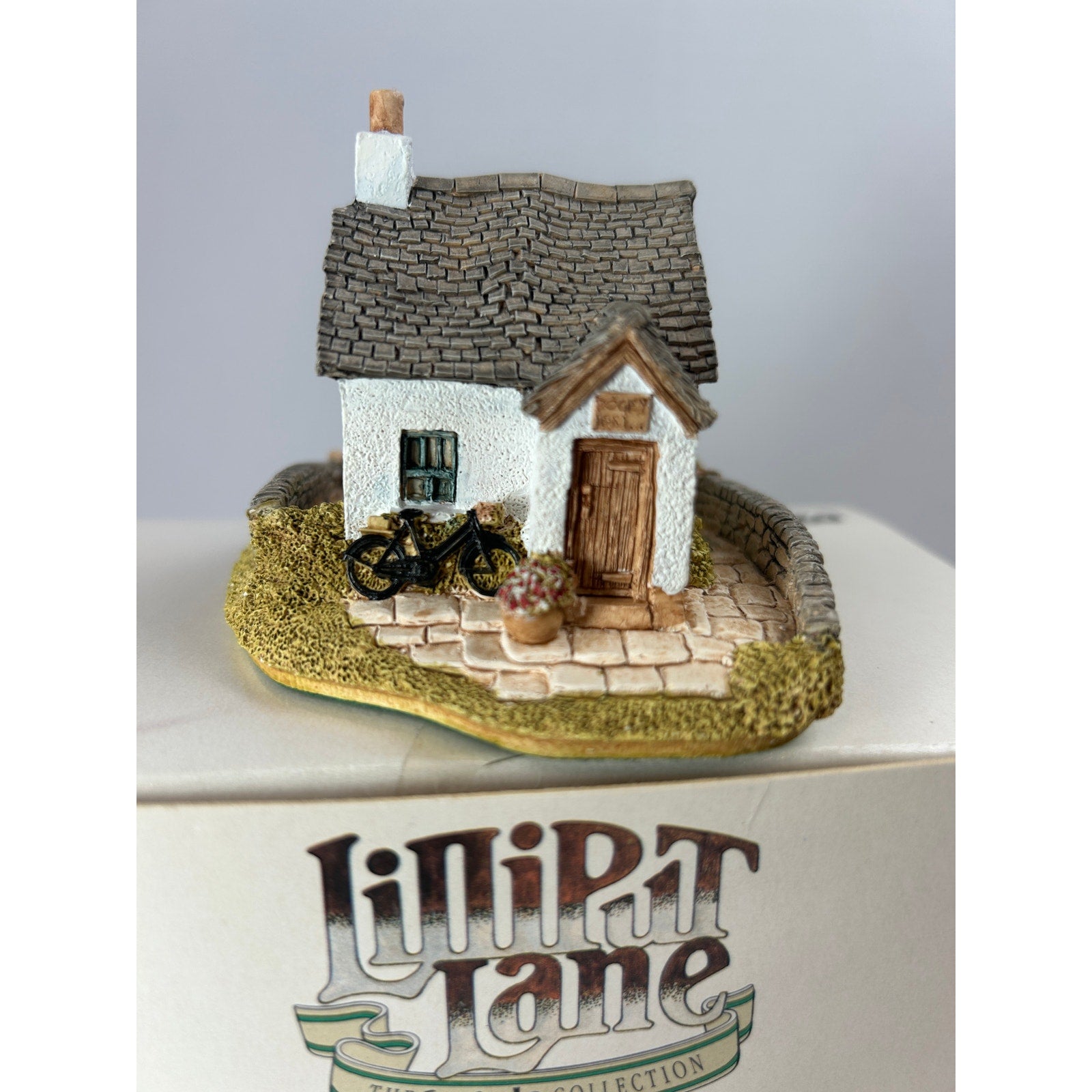 Lilliput Lane “St. Columba’s School” Signed Cottage Boxed with Deed