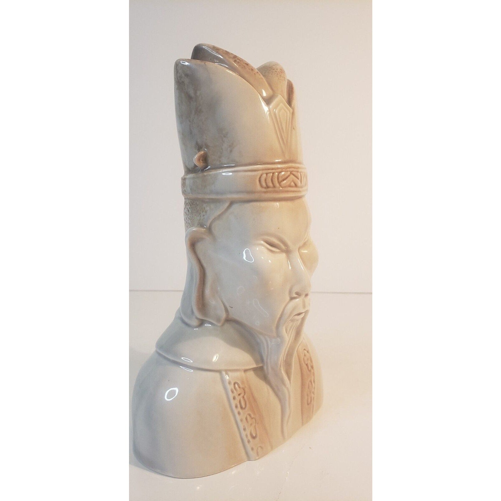 Roselane Pasadena Dove Gray Chinese Modern Bust Figurine 1940s California Pottery