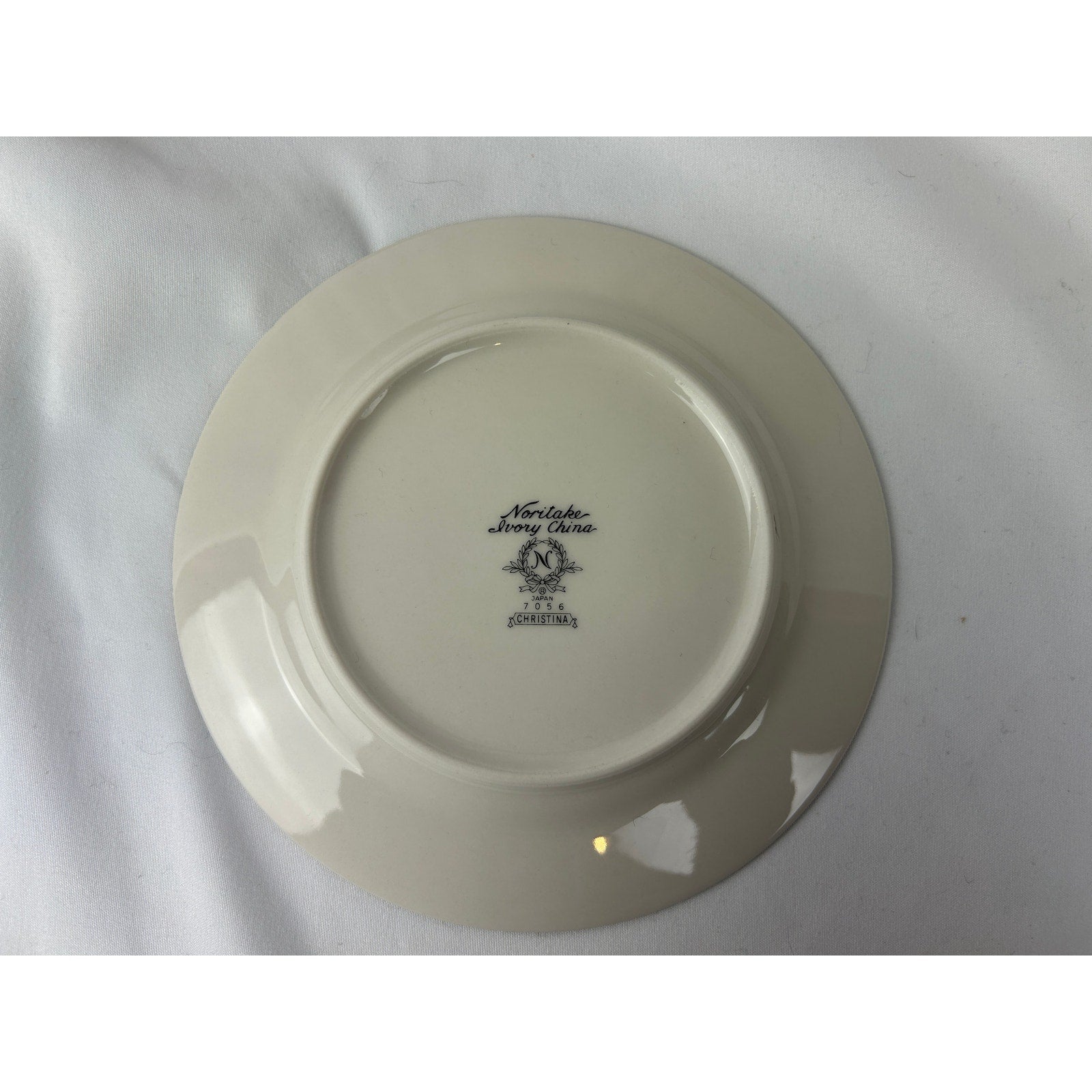 Noritake Christina 7056 7pc Place Setting Ivory China Floral Platinum Japan