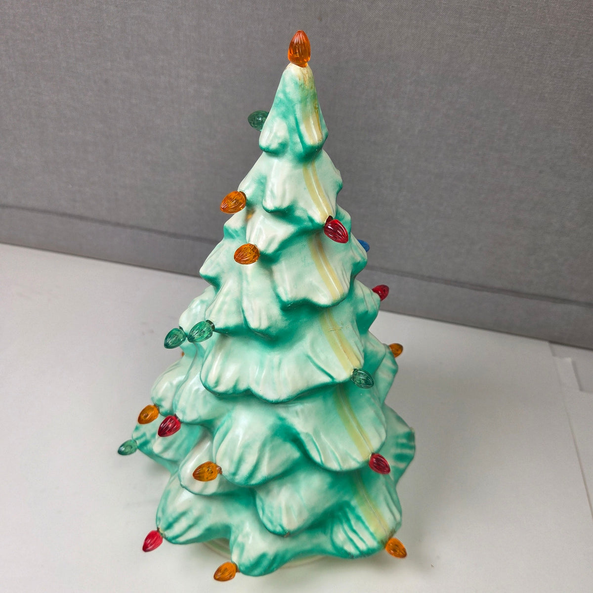 Union Products Cat 7520 Vintage Lighted Plastic Christmas Tree 13in USA