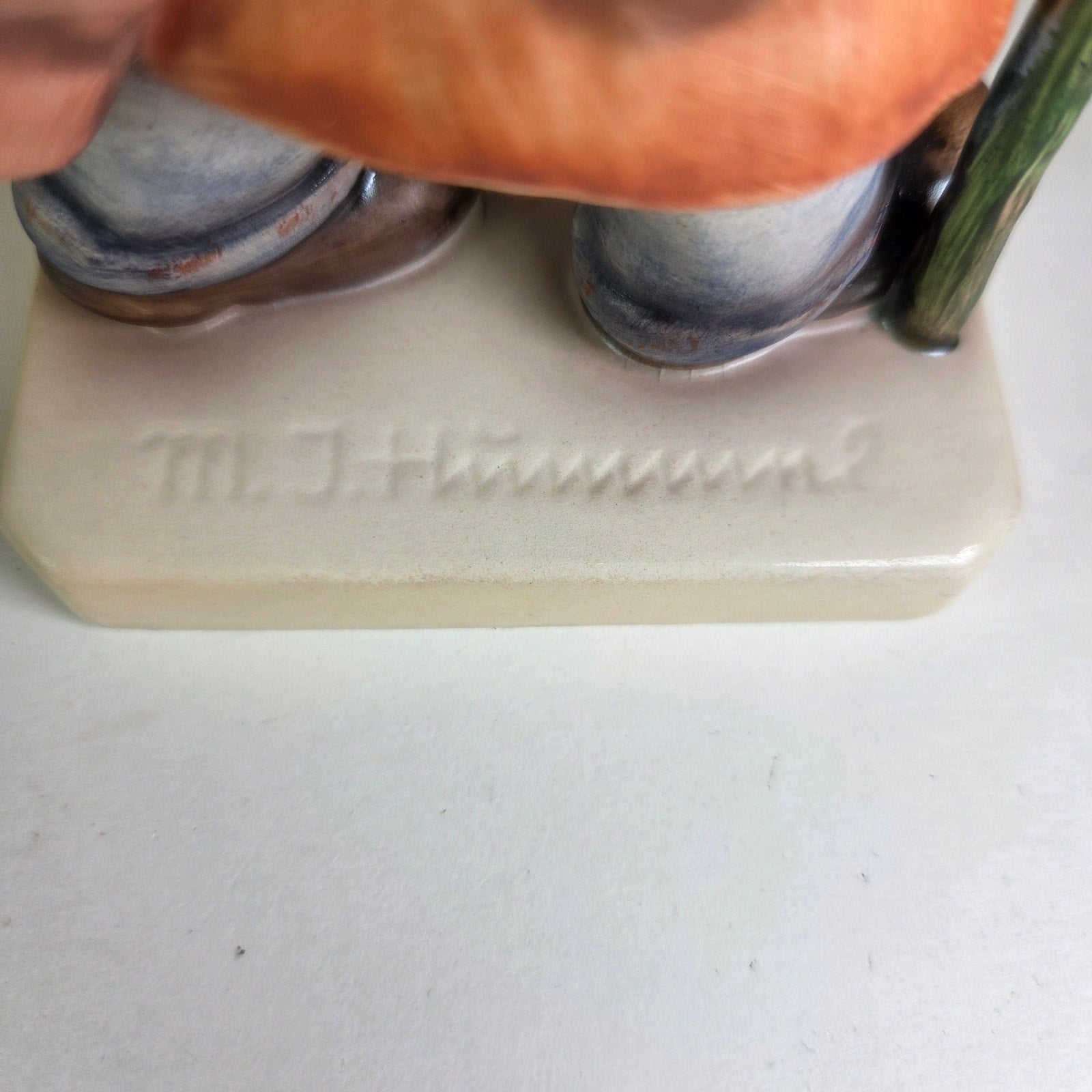 Vintage Goebel M.I. Hummel Little Cellist #89/1 TMK5 W. Germany 5.5" Figurine