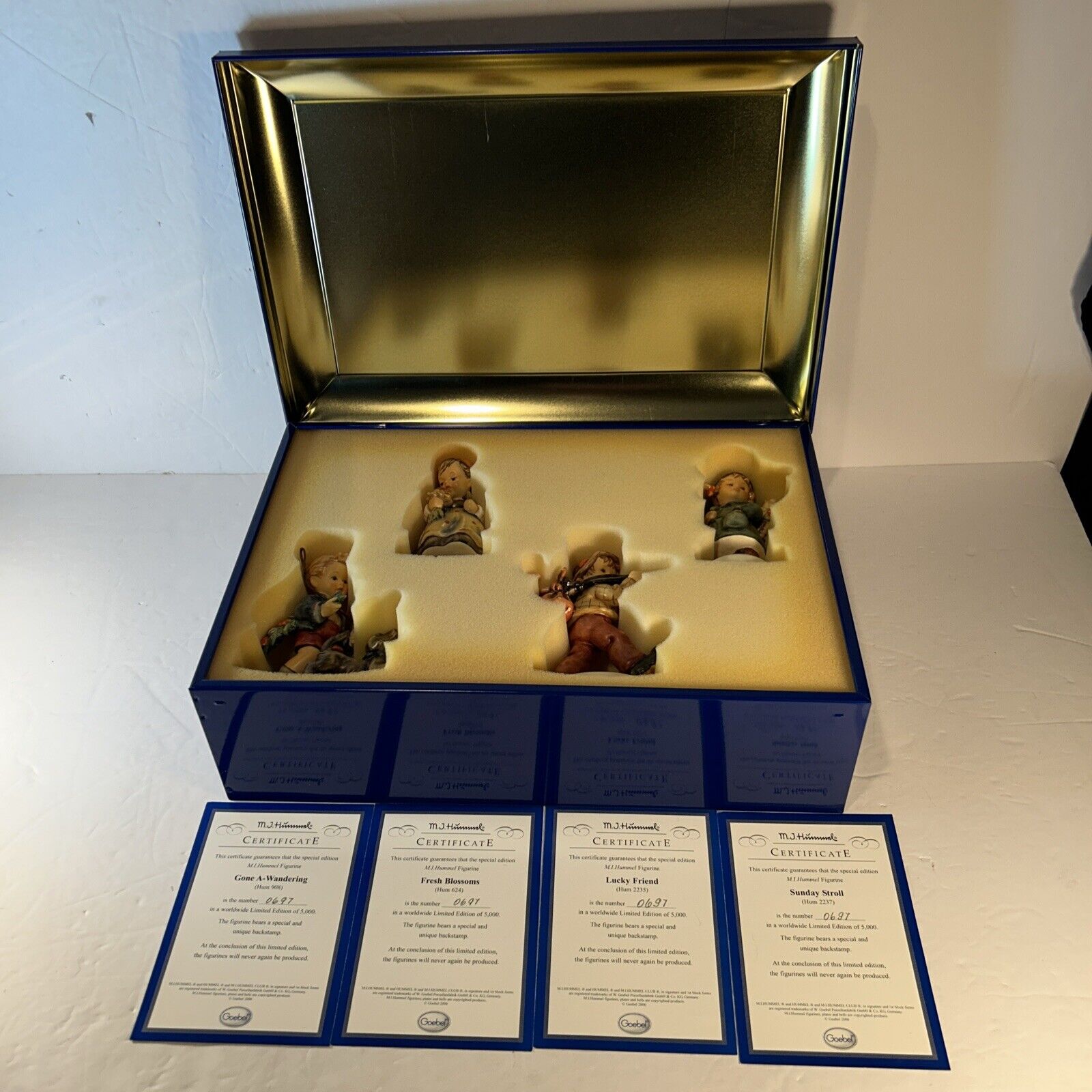 MI Hummel Heart of Hummel Set of 4 LE Figurines + Tin COA #0697/5000