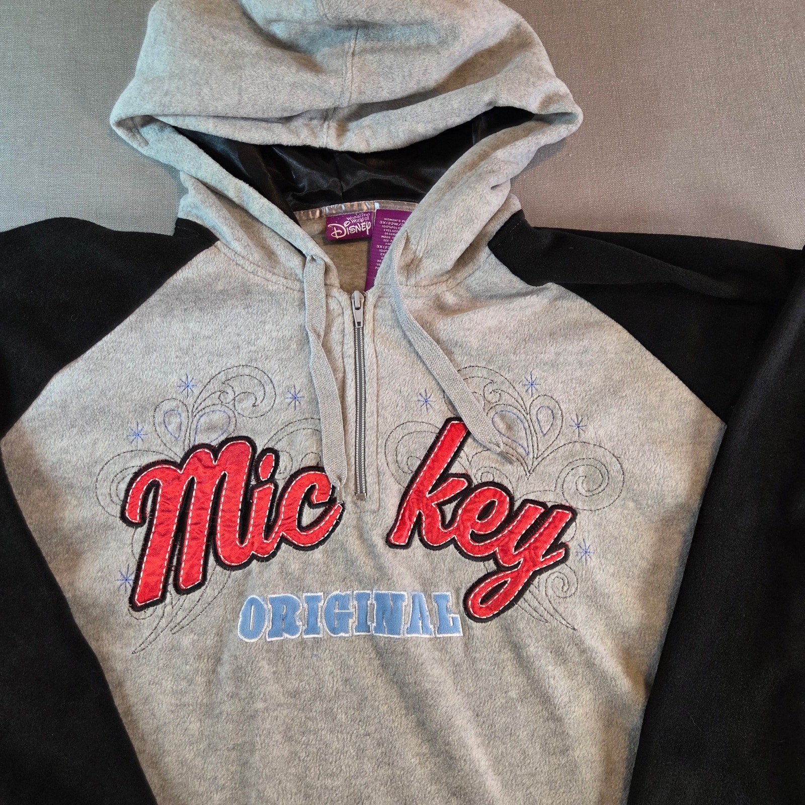 Disney Mickey Mouse Women’s 3X Pullover Hoodie Gray Black Red Graphic Sweatshirt