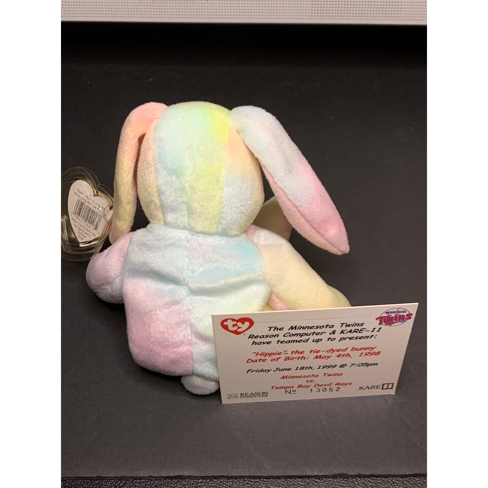 Minnesota Twins Hippie the Tie-dyed Bunny Ty Beanie Babies SGA Giveaway 1999