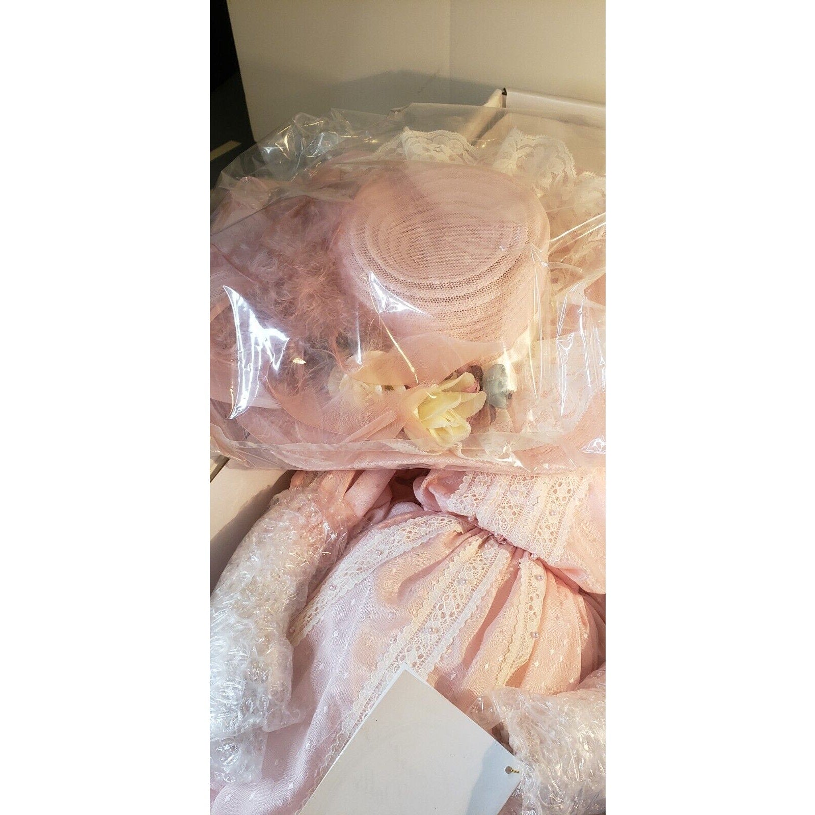 Court of Dolls Olivia 22" Porcelain Doll LE 4115/5000 COA Original Box