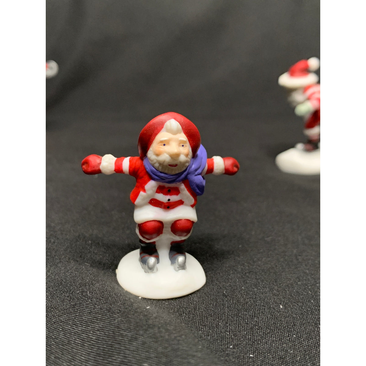 Dept 56 Peppermint Skating Party 56363 North Pole Village Set of 6 Retired