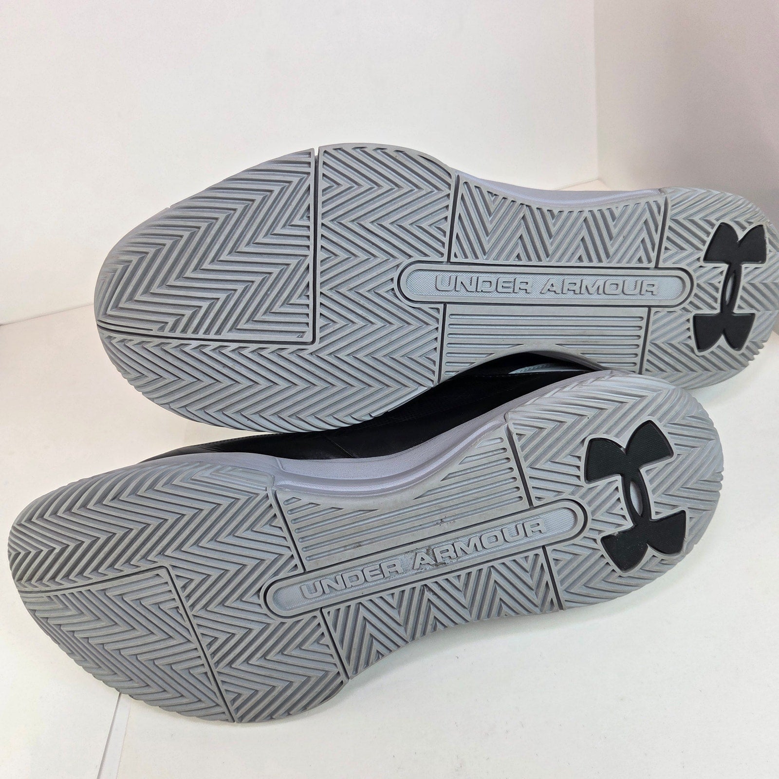 Under Armour Lockdown 2 Basketball Shoes Men’s Size 13 Black/Grey 1303265-003