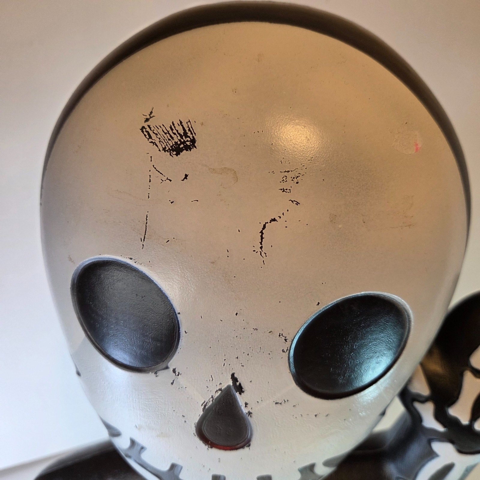 Skeleton Halloween Light-Up Decoration 24.5" Indoor Plug-In 2022 – READ