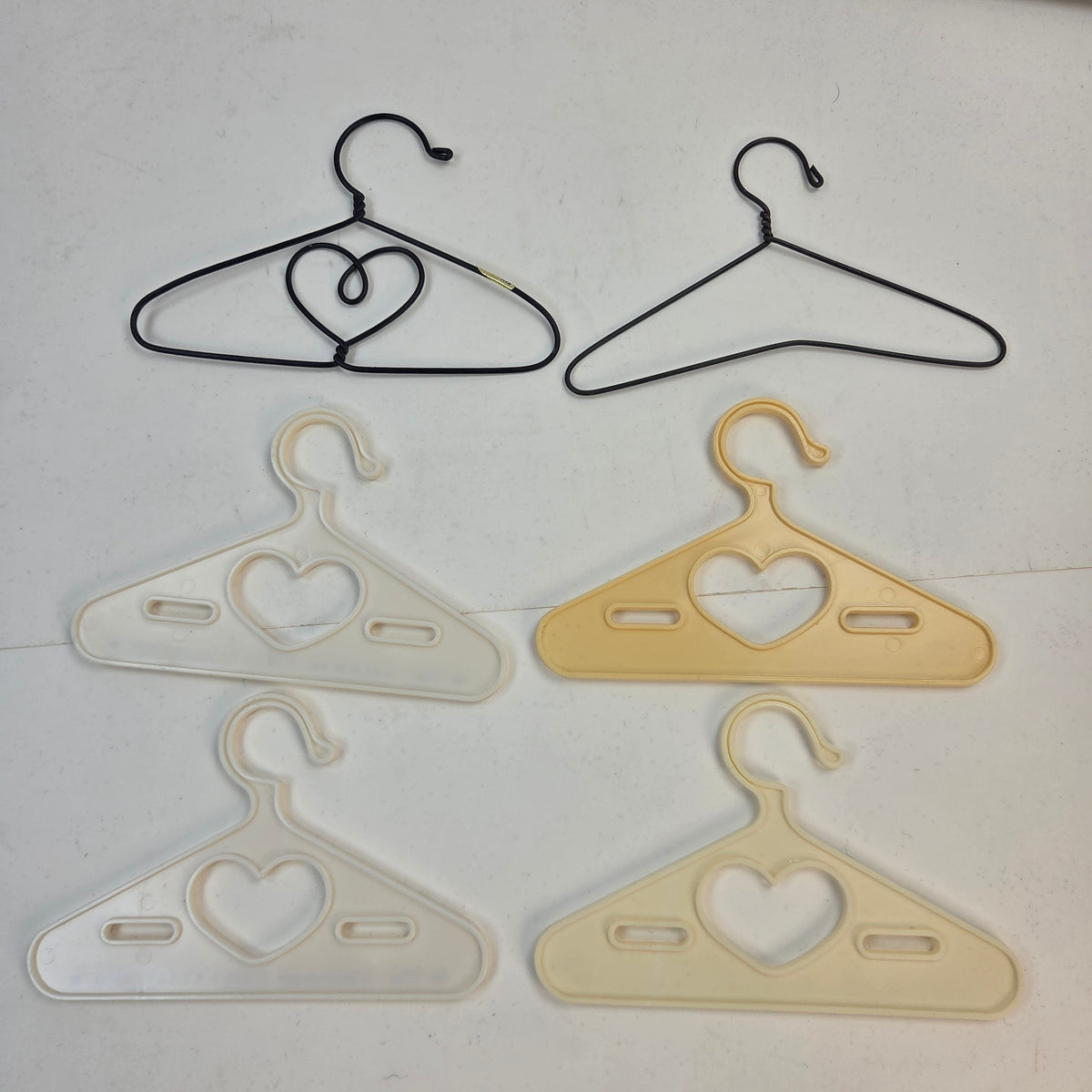Vintage Pleasant Company American Girl Doll Hangers Lot of 6 Heart Wire Plastic