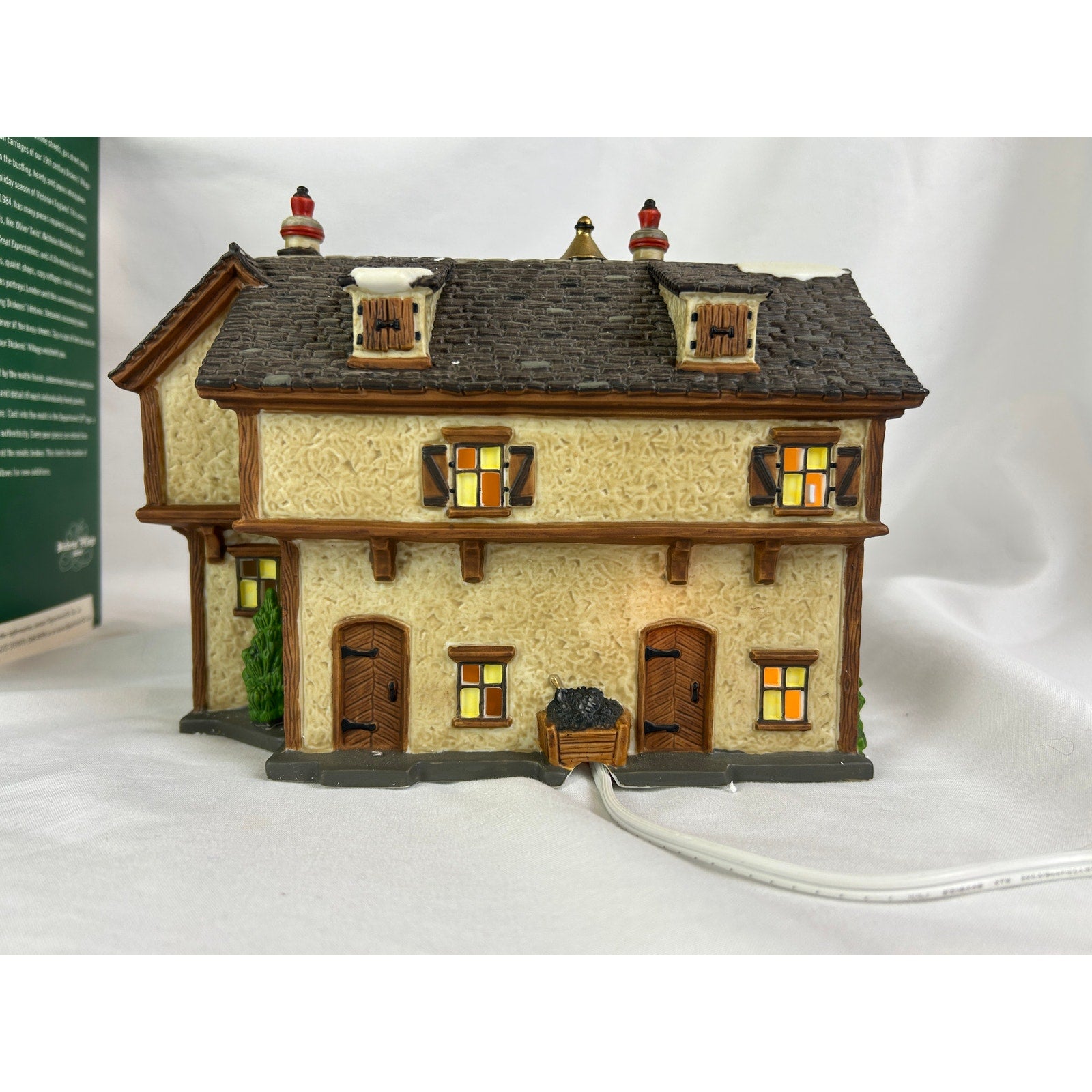 Department 56 Howard Street Row Houses Dickens Village 2004 Lighted Box