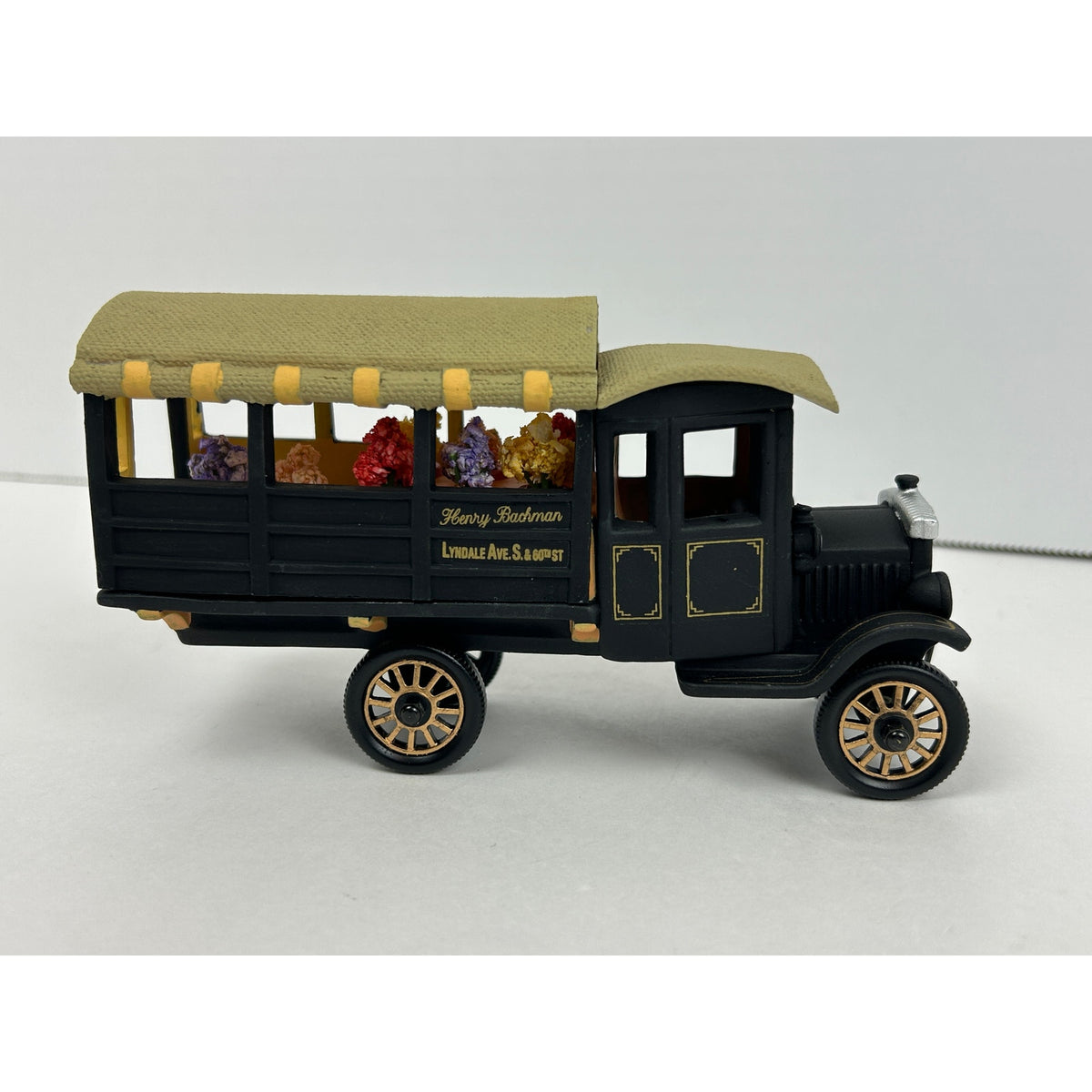 Department 56 Heritage Village 1919 Bachman Wilcox Truck with Box