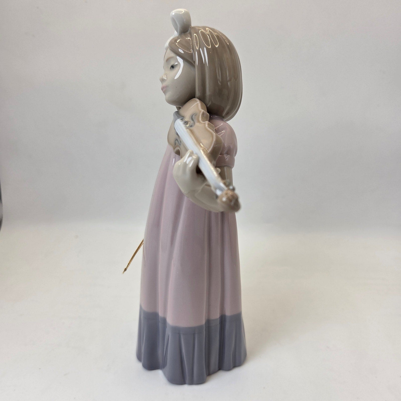 NAO by Lladro Girl With Violin #1034 Porcelain Figurine Spain Boxed 7.5"