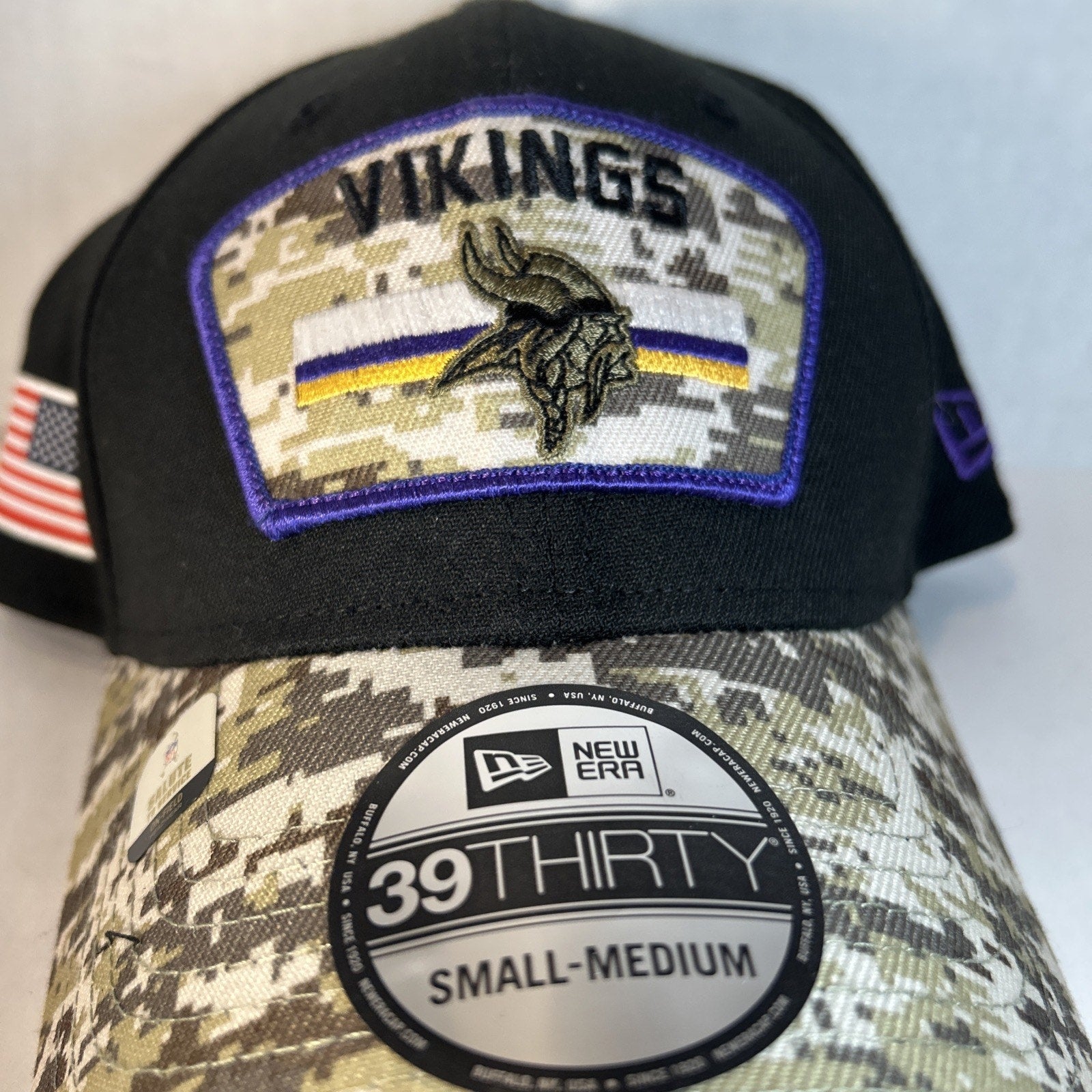 Minnesota Vikings New Era 39Thirty Salute to Service Hat S/M Camo NFL