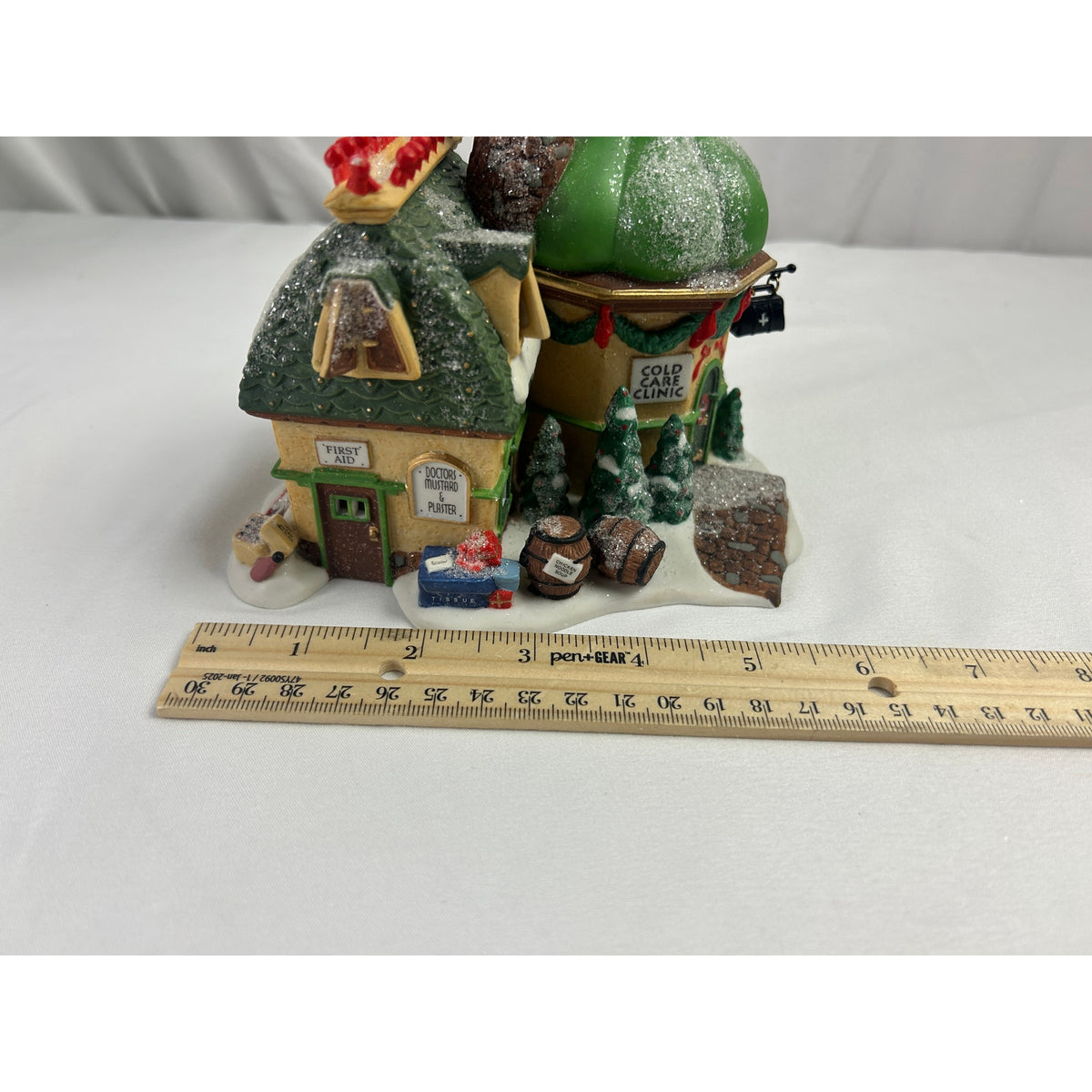 Dept 56 Cold Care Clinic 56703 North Pole Elf Land Lighted Retired 1999 Box