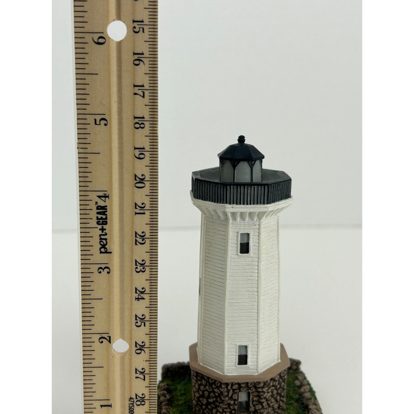 Lefton Fond Du Lac Lighthouse 1932 Wisconsin Resin Figurine Geo Z Lefton 2000