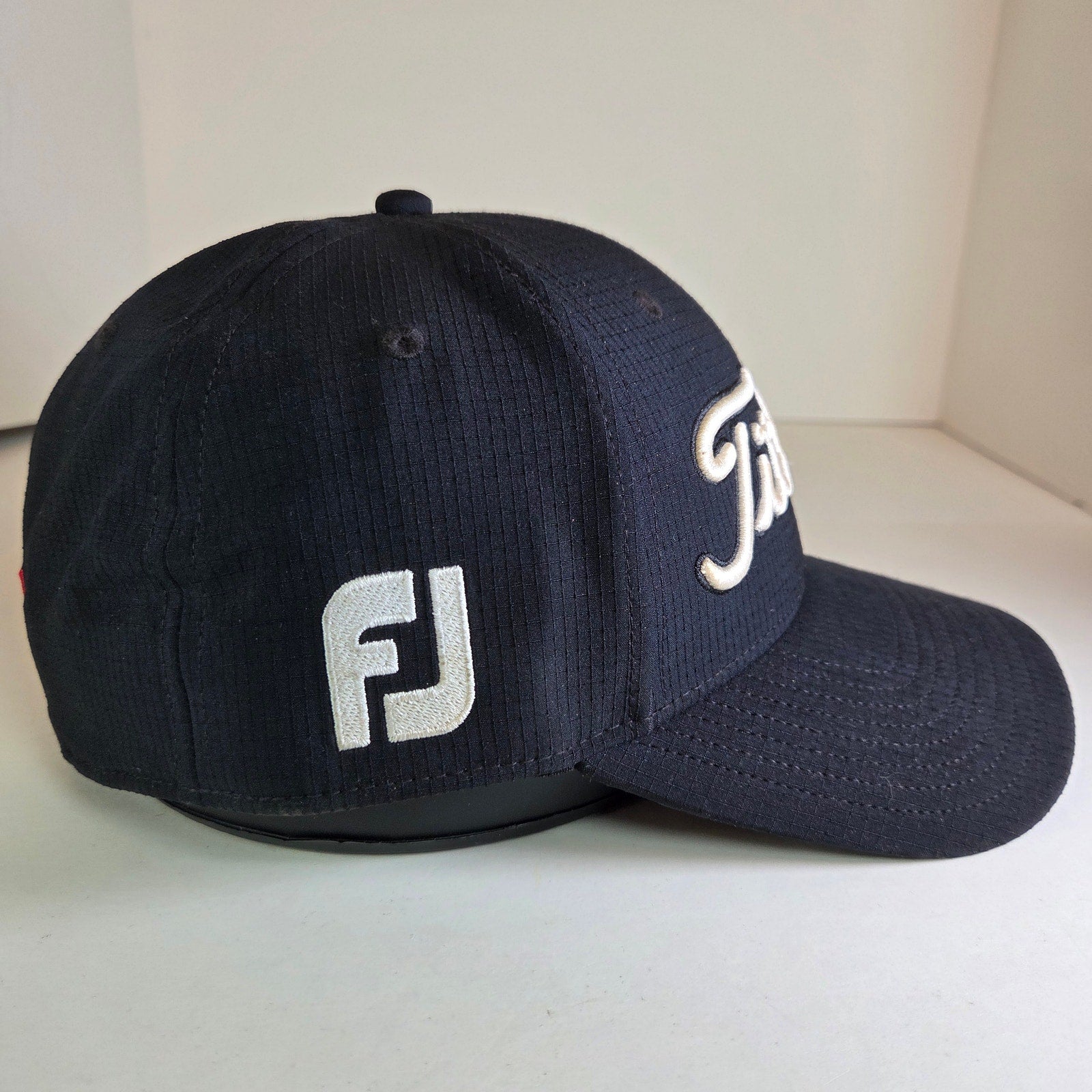 Titleist Pro V1 A‑Flex Tour Performance Fitted Hat Black Size L/XL