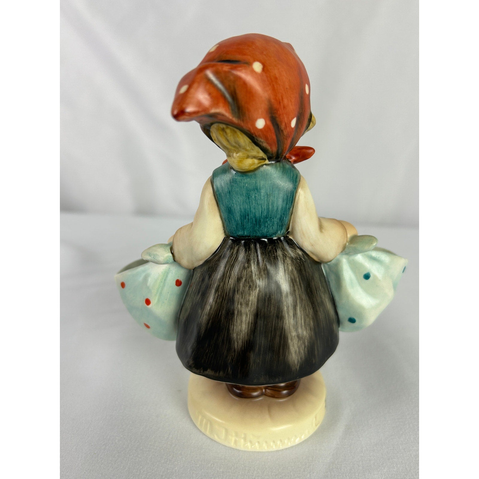 Goebel Hummel Mother’s Darling Markt Christel Double Basket Figurine