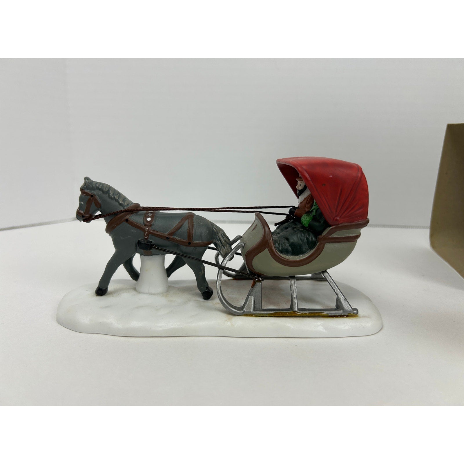Department 56 One Horse Open Sleigh Covered Wooden Bridge Minuteman lot