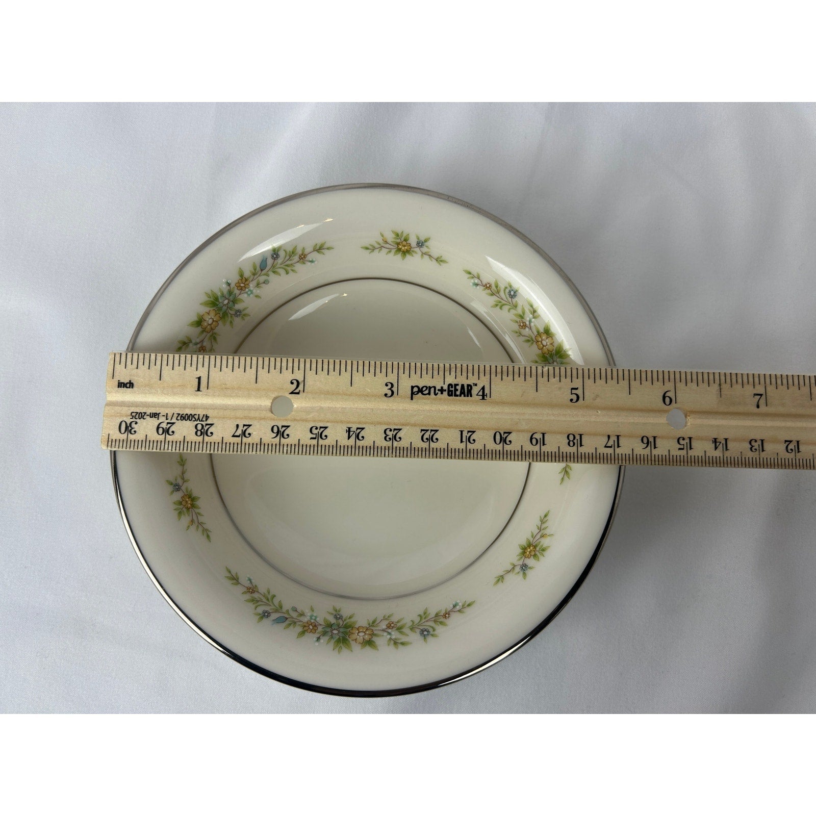 Noritake Christina 7056 Dessert Fruit Bowl 5.5 Inch Ivory China Floral Japan