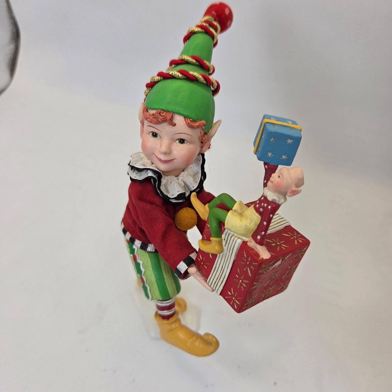 KSA Collectibles Christmas Elf Holding Gift Present Figurine Holiday Decor