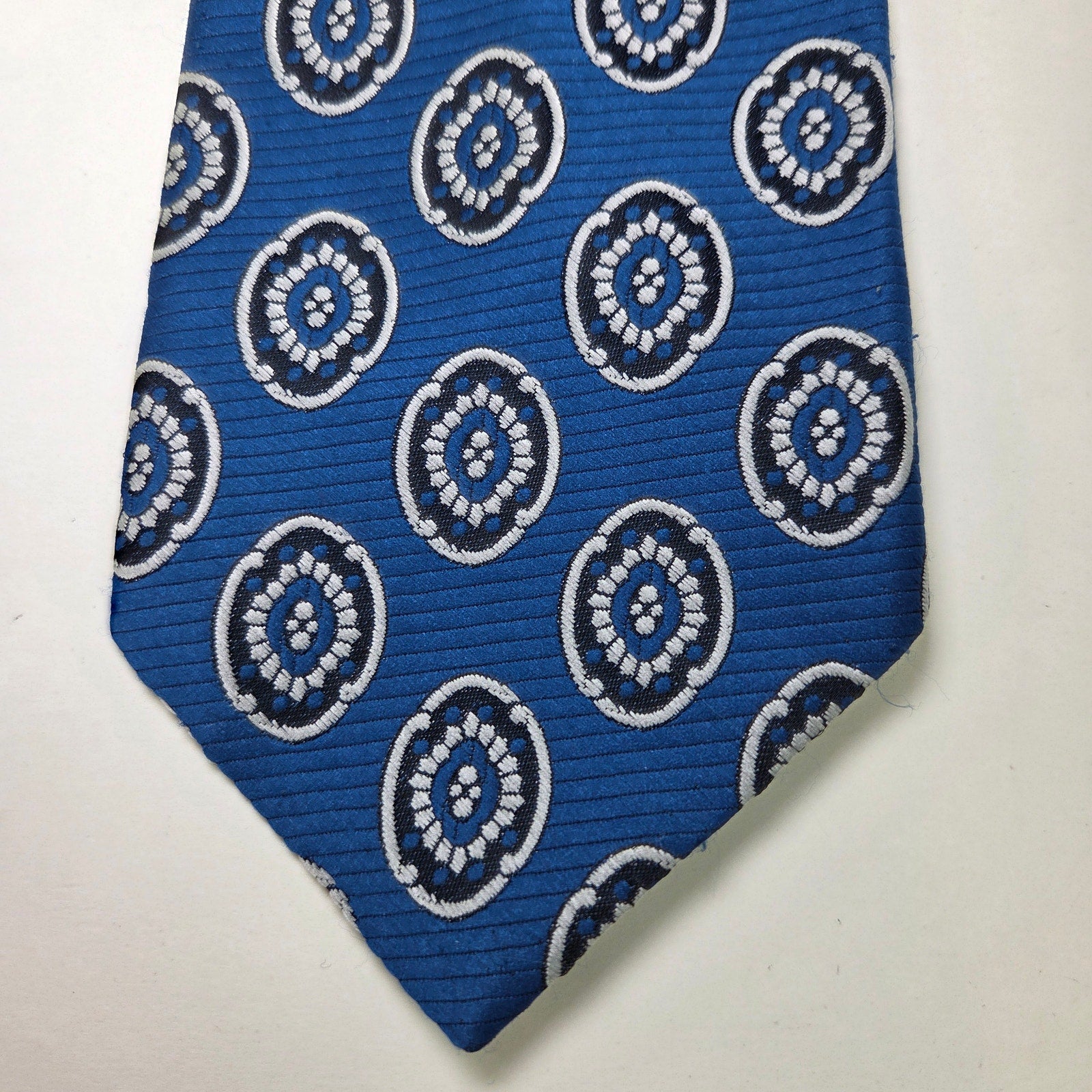 Vintage Dayton’s Blue Medallion Tie 4.25" Wide Polyester Retro Classic