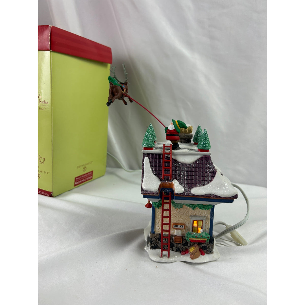 Depart 56 Santa's Reindeer Rides 56748 North Pole Special Edition 2002 -Working