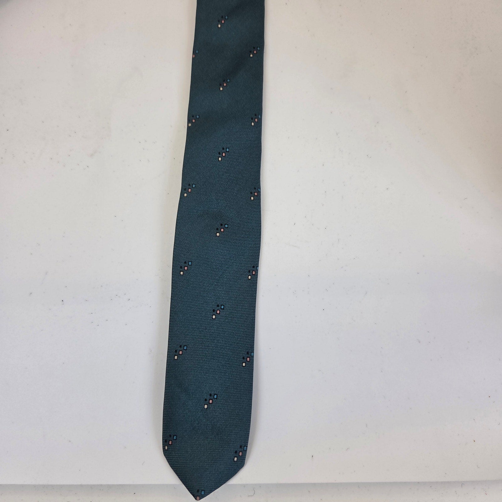 Vintage Christian Dior Silk Necktie USA Geometric Foulard Green 3.25 x 58